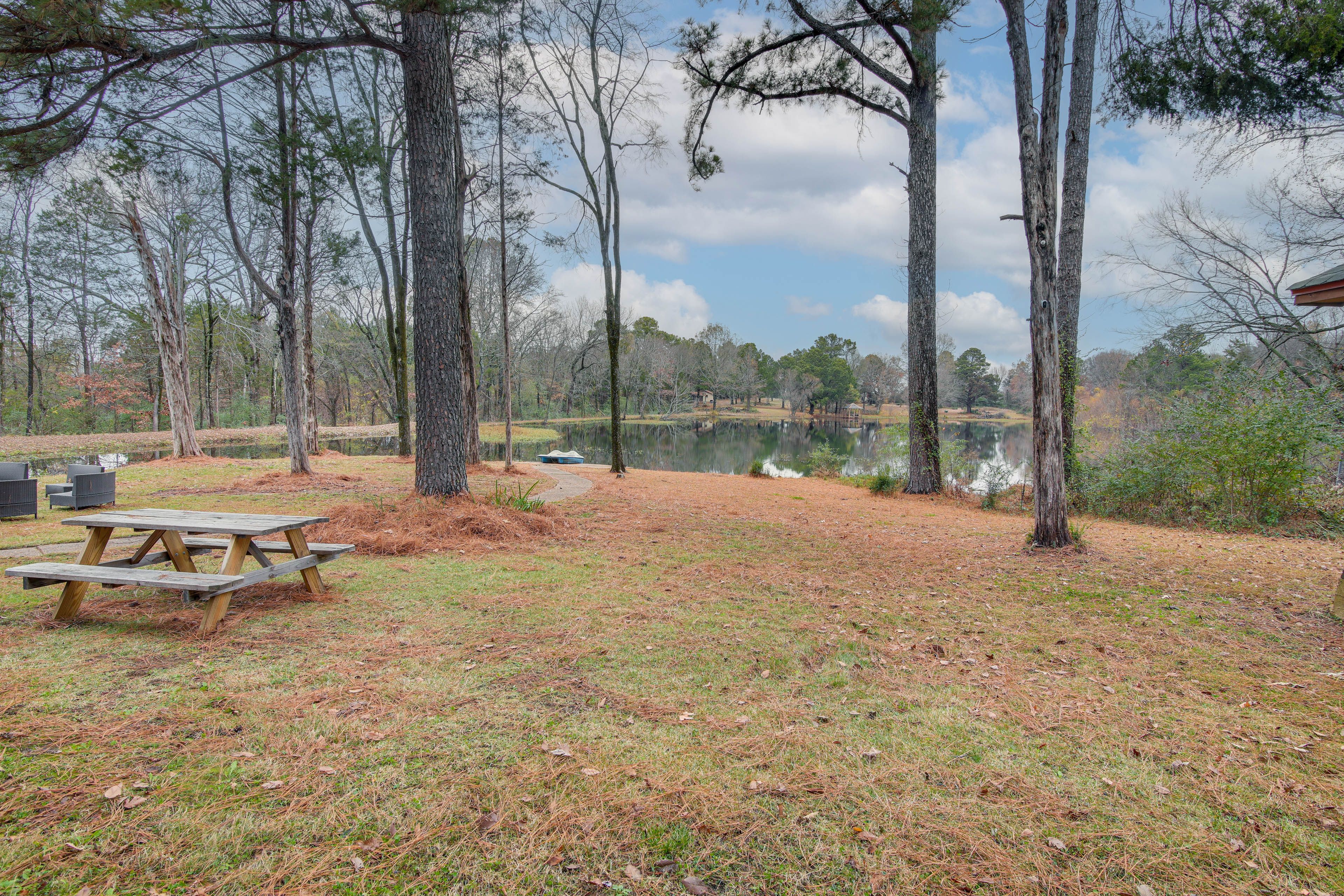 Backyard | Lake On-Site