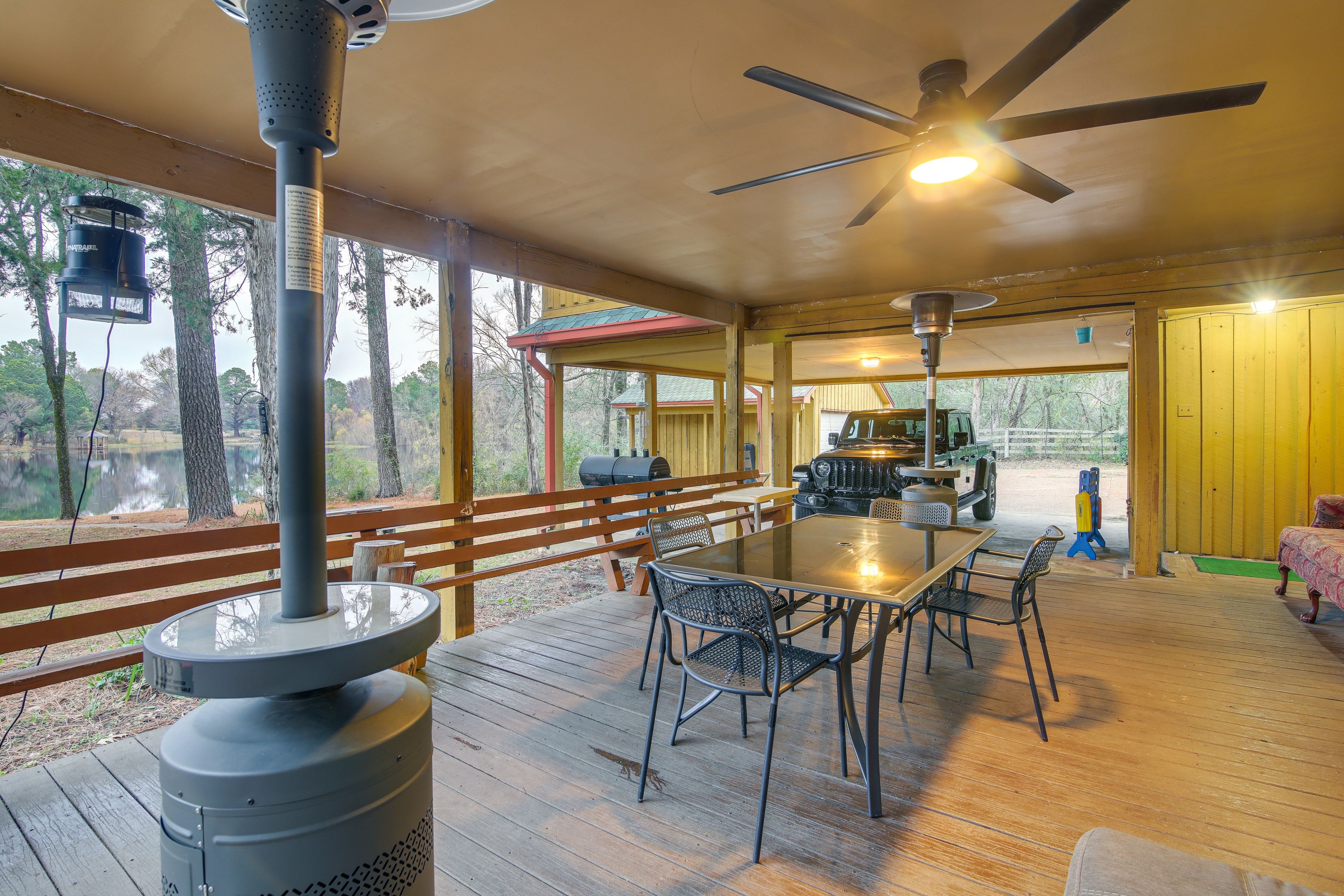 Deck | Fire Pit | Charcoal & Gas Grills | Dining Area