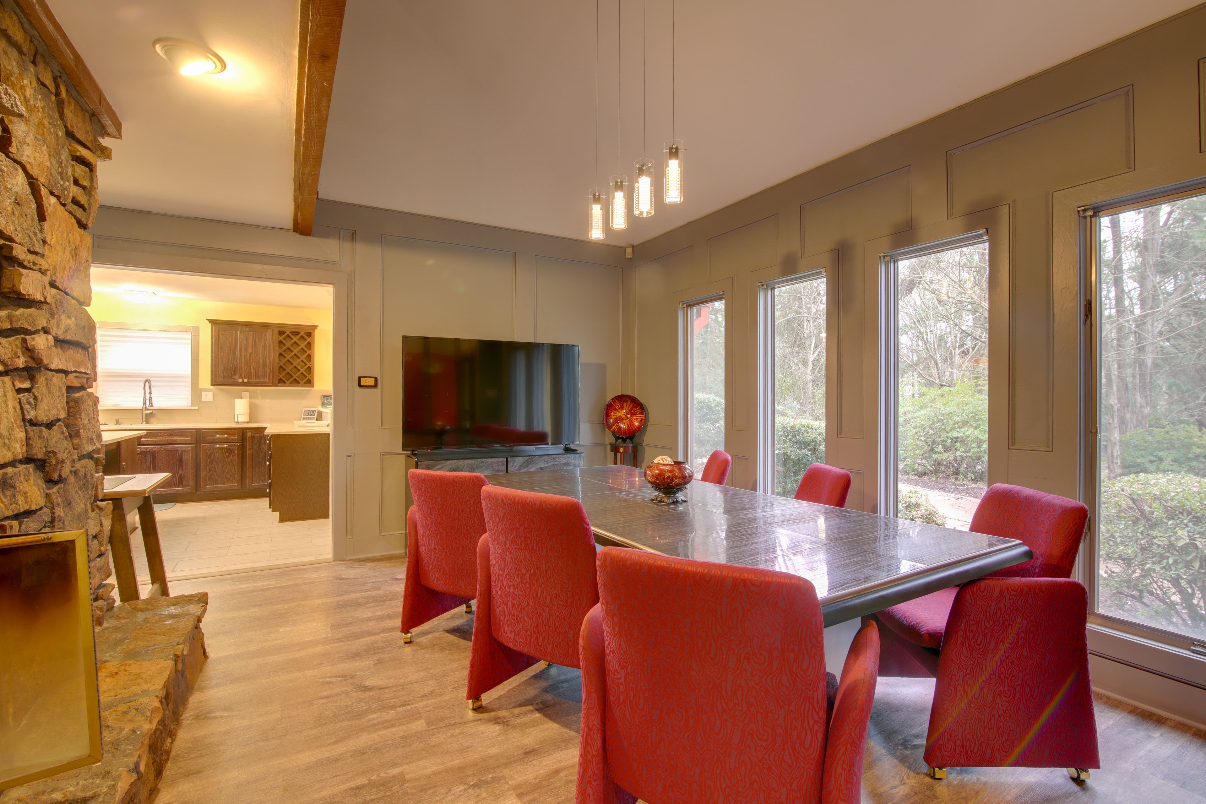 Dining Room | Dishware/Flatware Provided | Fireplace | 1st Floor
