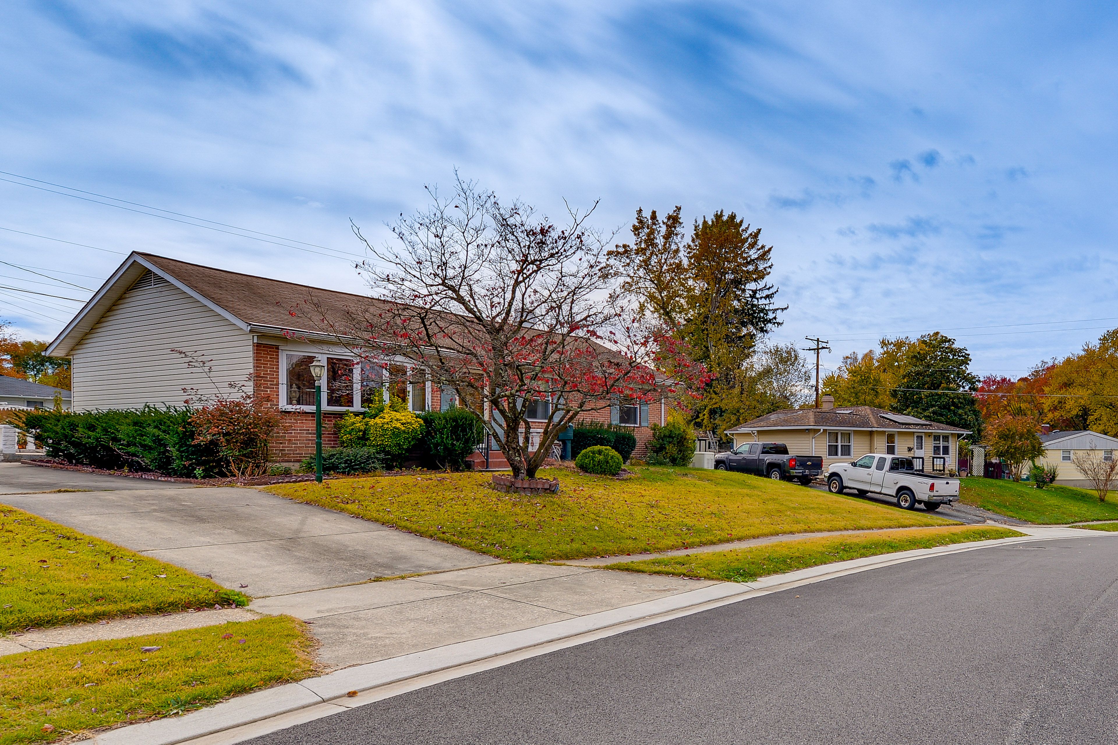 Parking | Driveway (3 Vehicles)