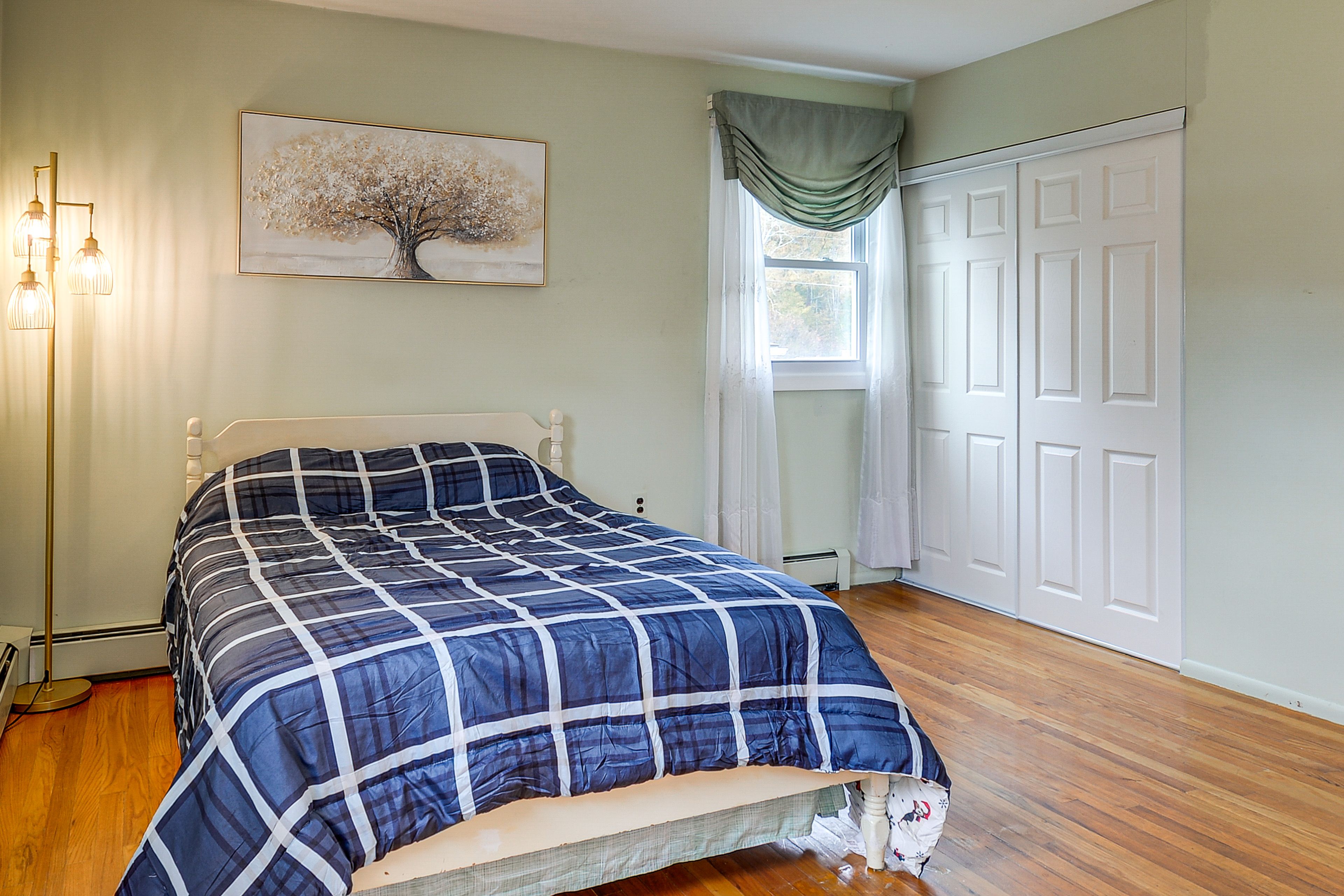 Bedroom 1 | Queen Bed | Linens Provided