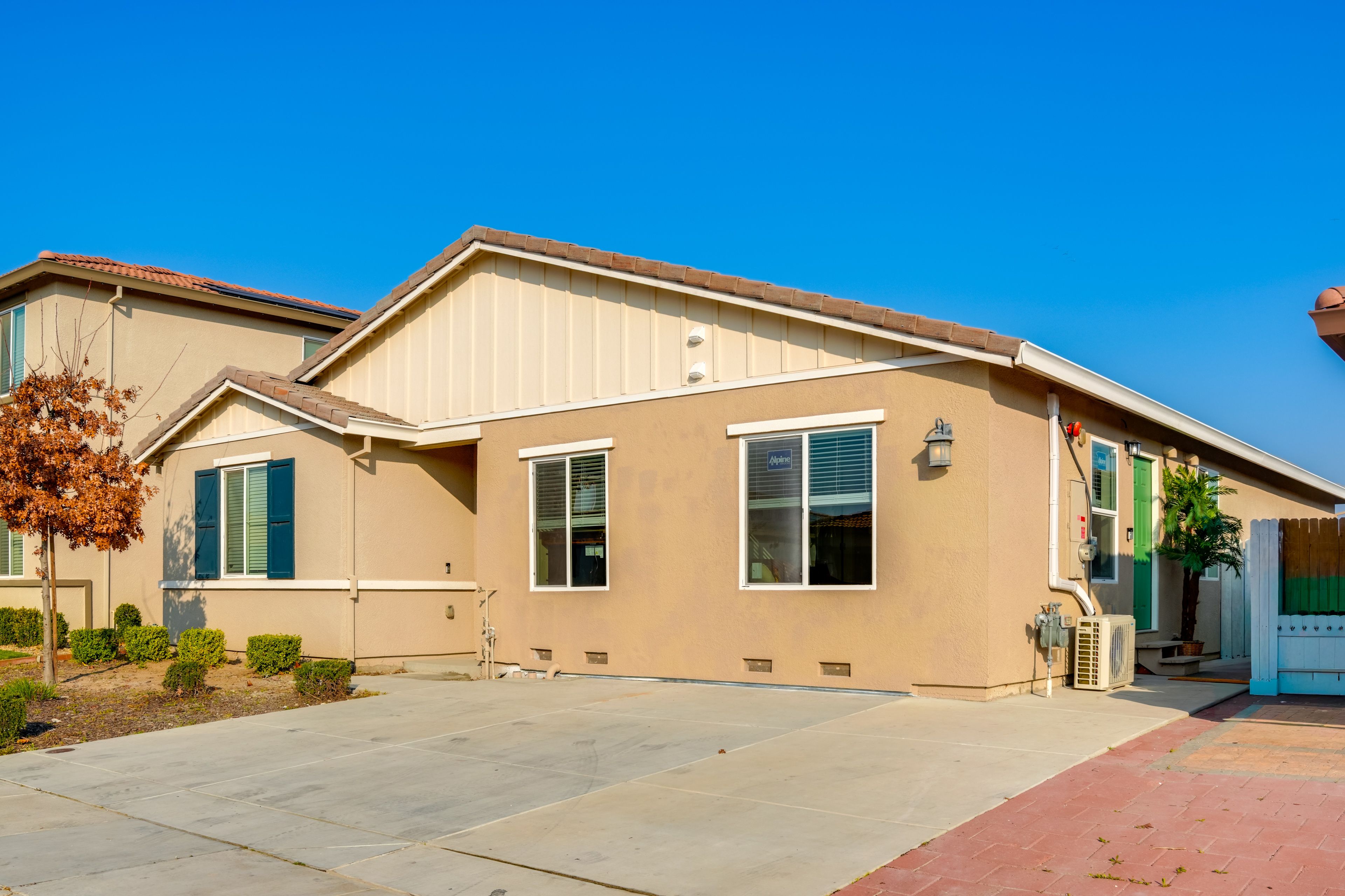 Parking | Shared Driveway (1 Vehicle) | Street Parking (1 Vehicle)