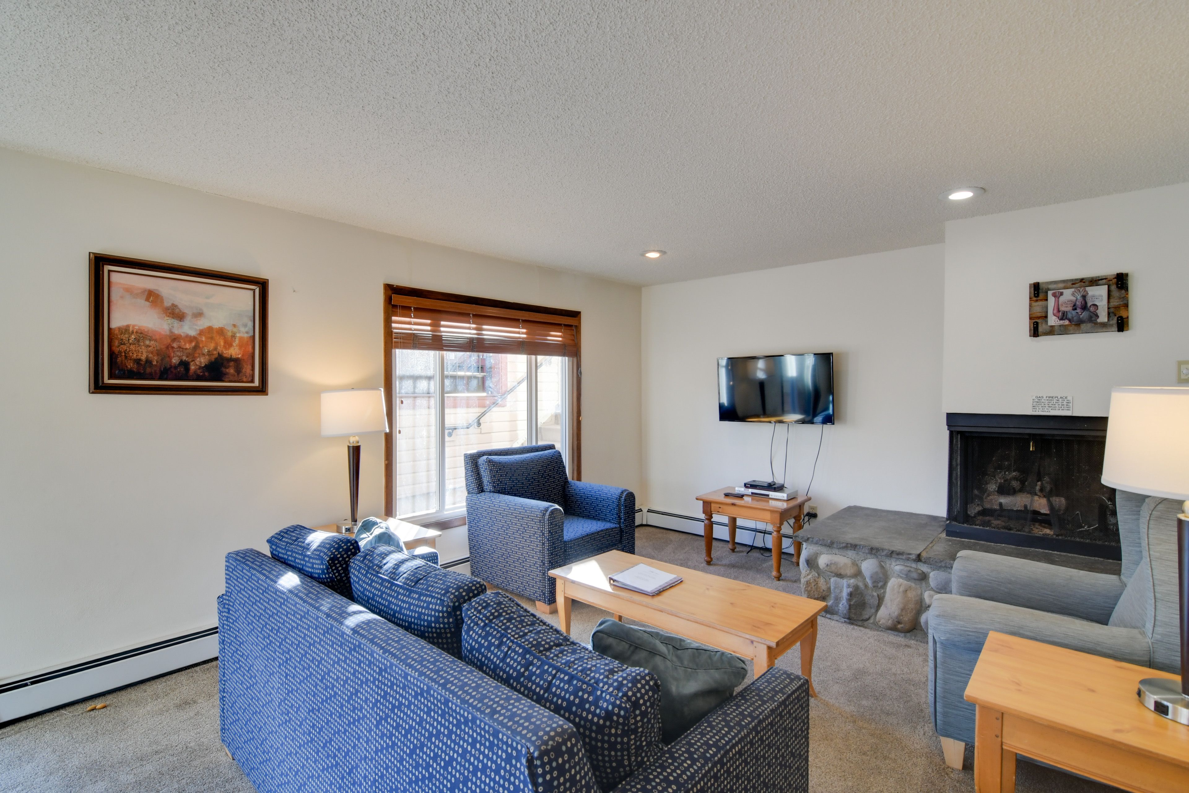 Living Room | Queen Sleeper Sofa | Main Level