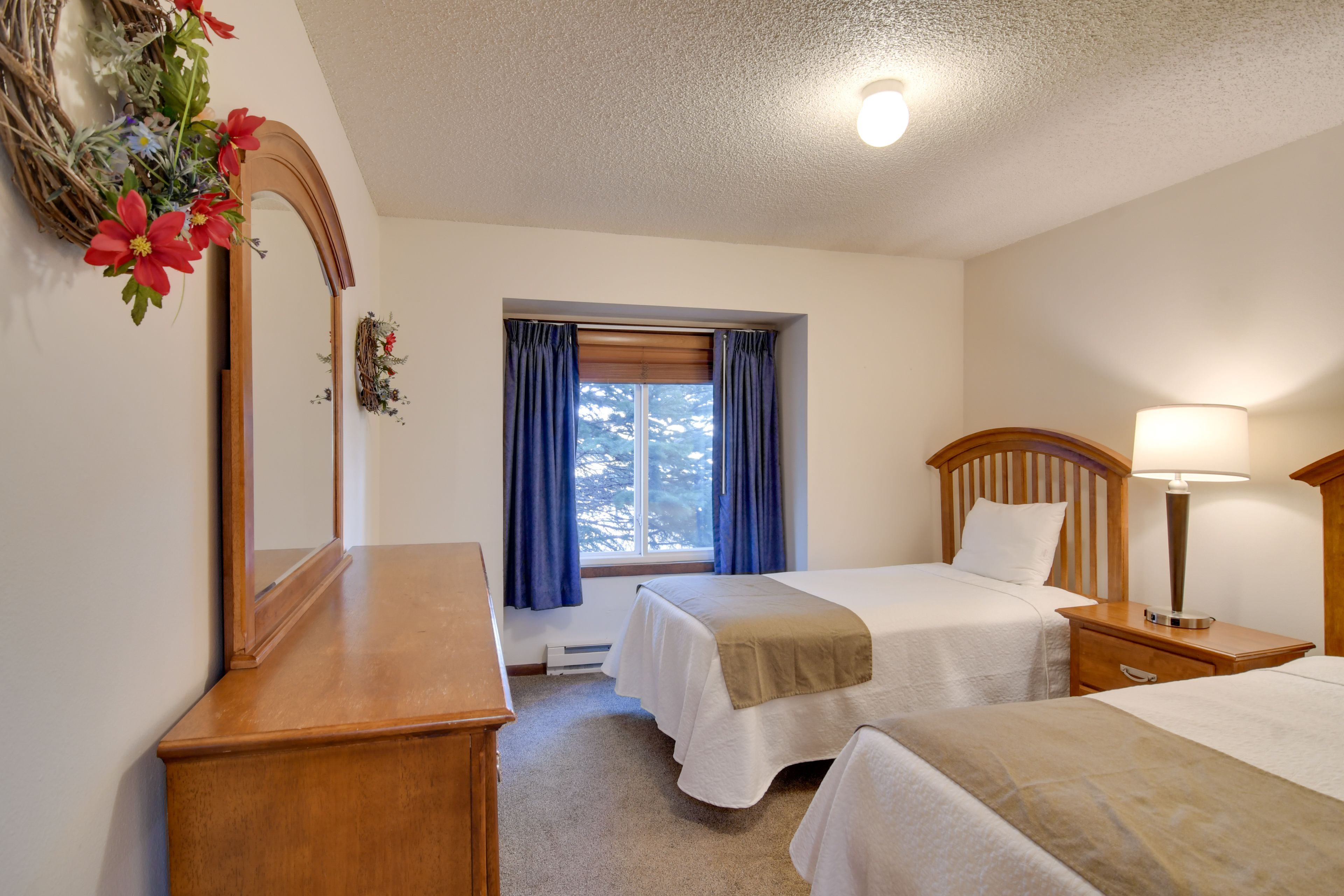 Bedroom 2 | 2 Twin Beds | Upper Level