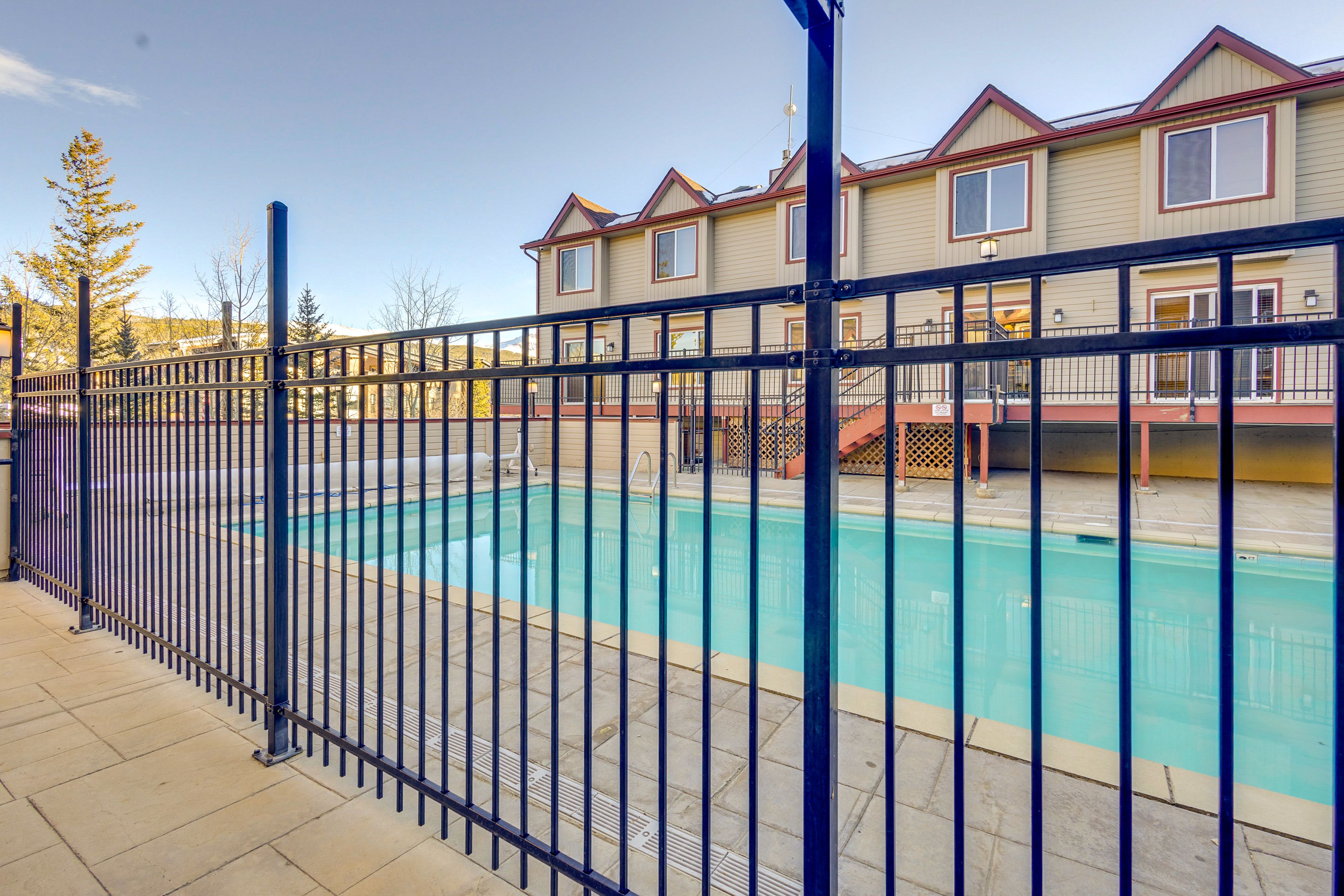 Lions Gate Pines Lodge | Community Amenities