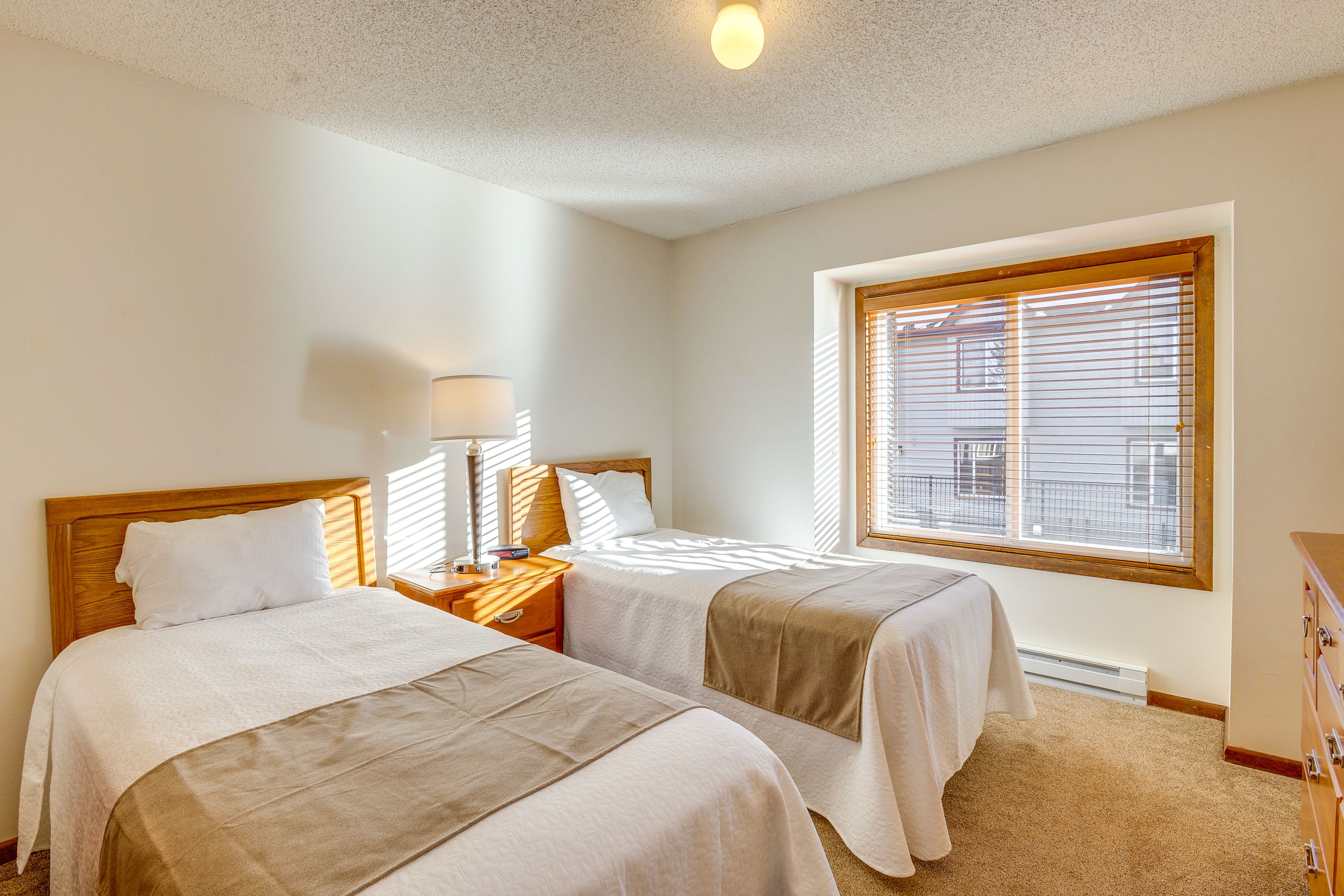 Bedroom 2 | 2 Twin Beds | 2nd Floor