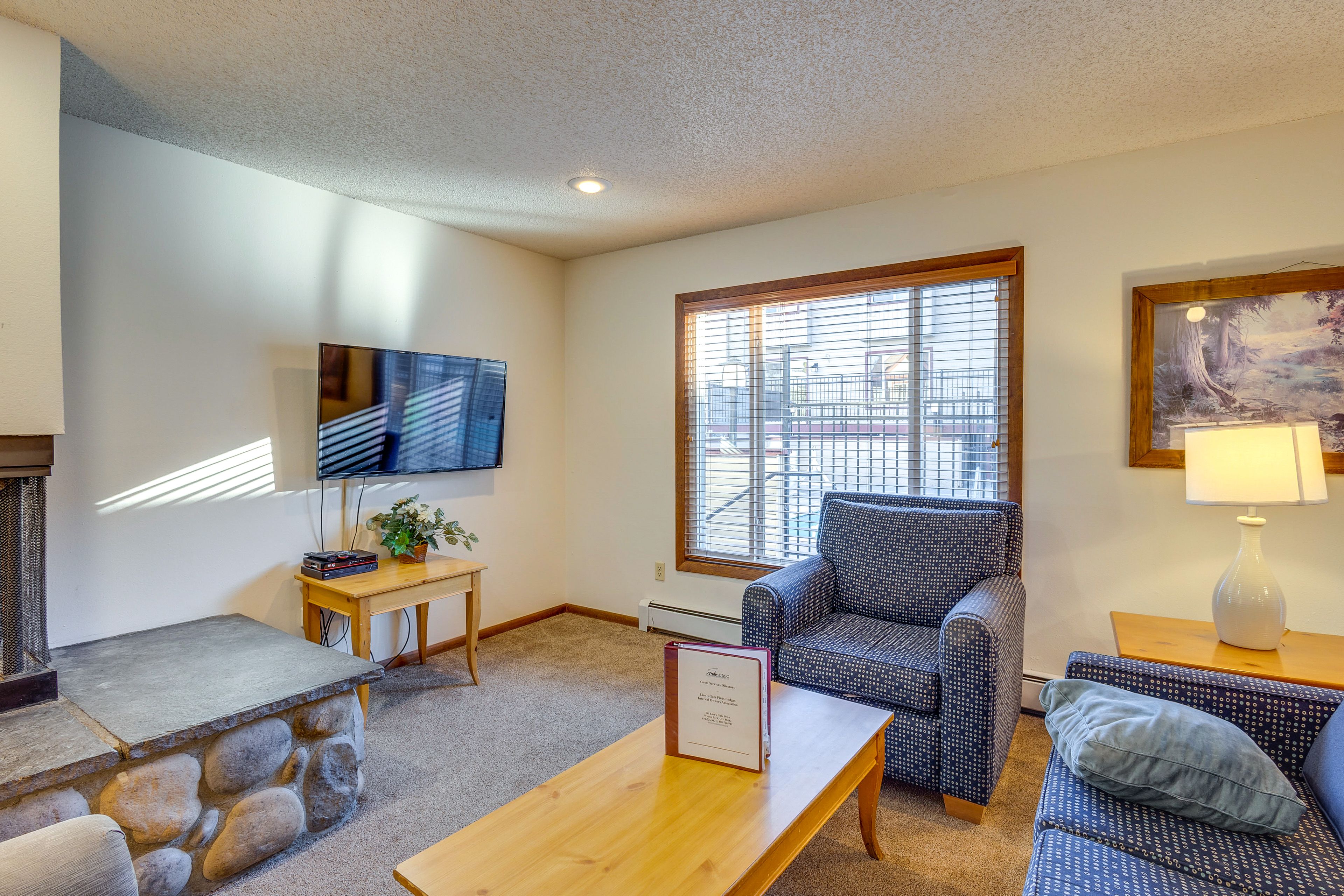 Living Room | 1st Floor | Queen Sleeper Sofa | Smart TV