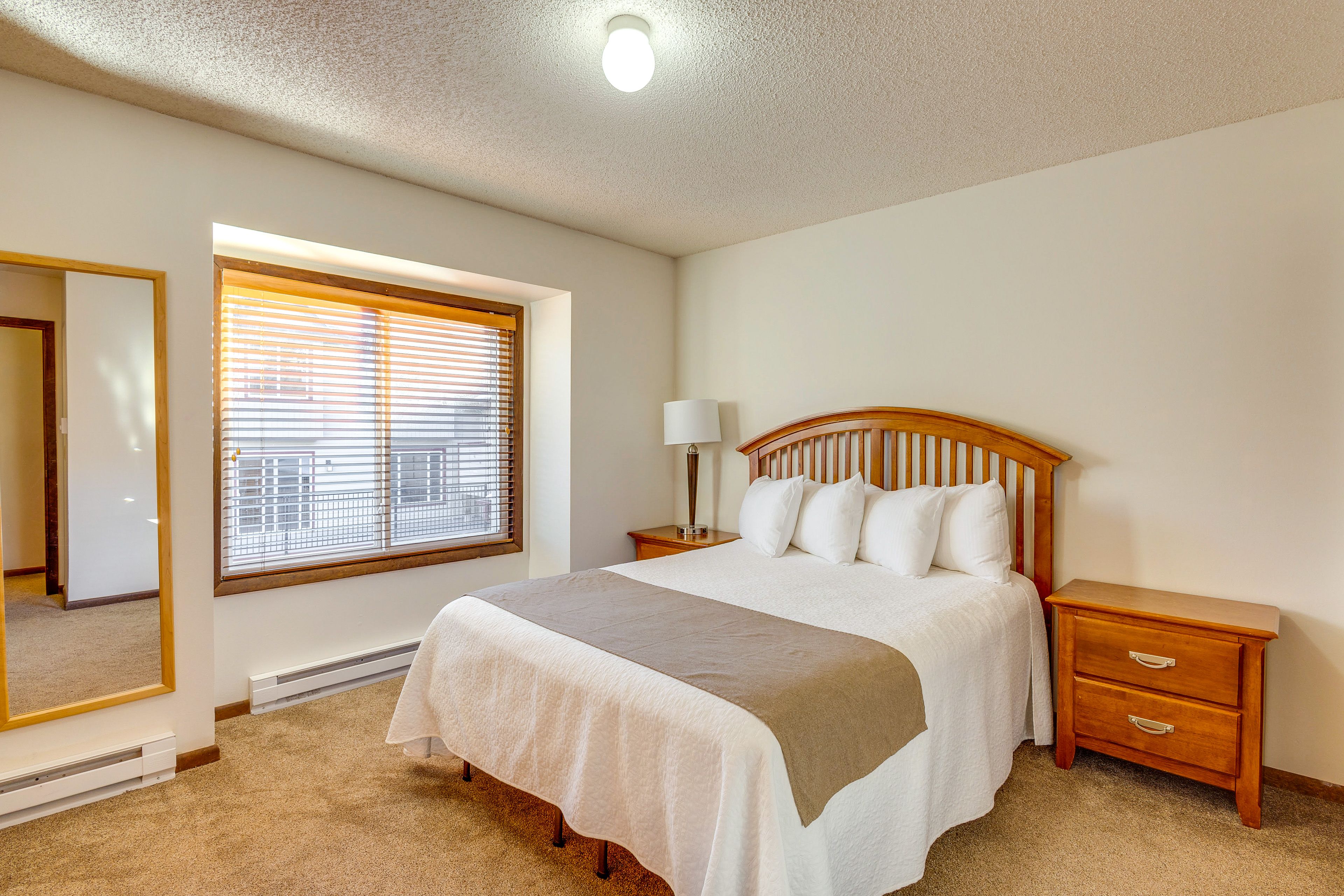 Bedroom 1 | Queen Bed | 2nd Floor