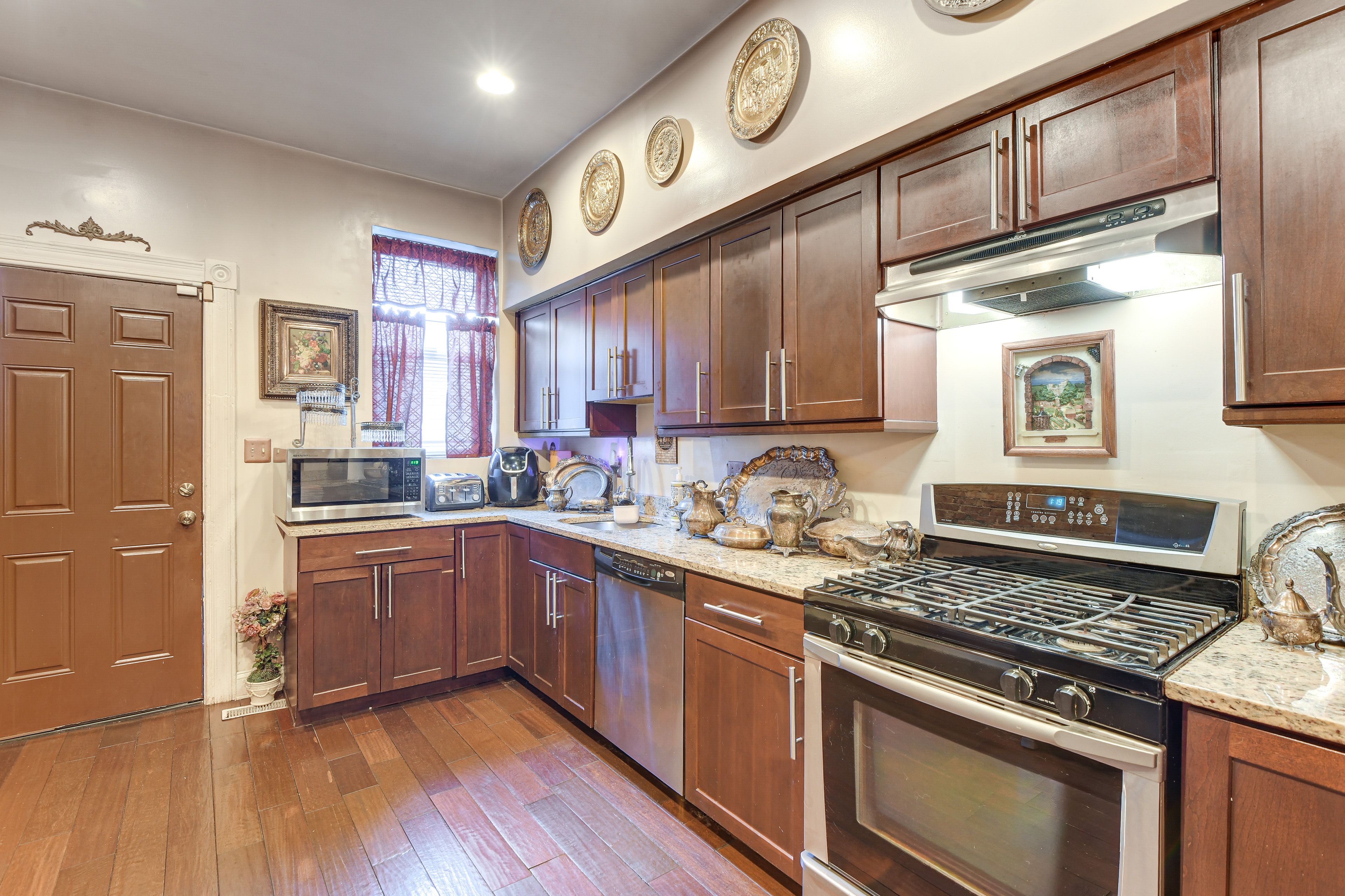 Kitchen | Cooking Basics | Dishwasher | 1st Floor