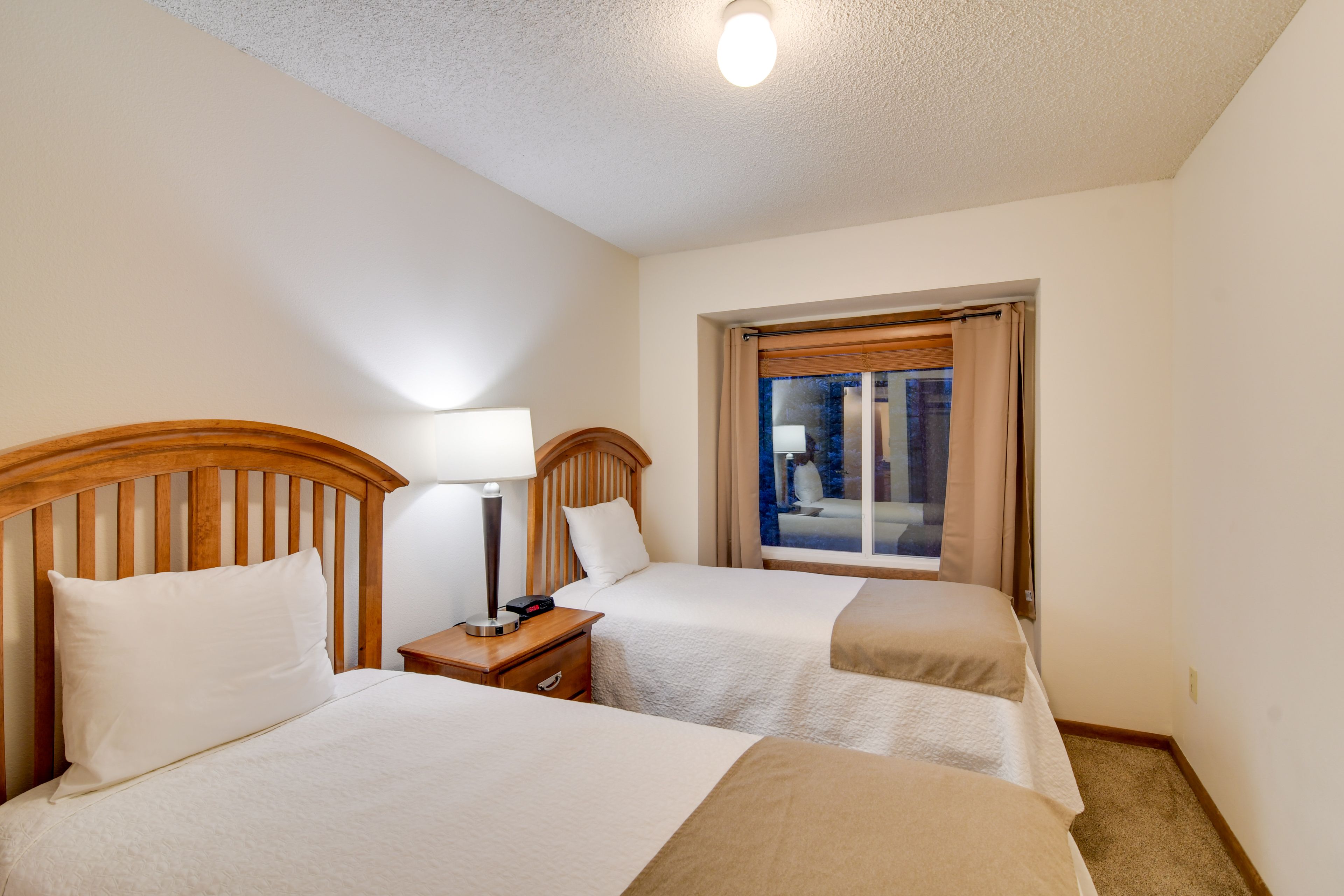 Bedroom 2 | 2nd Floor | 2 Twin Beds