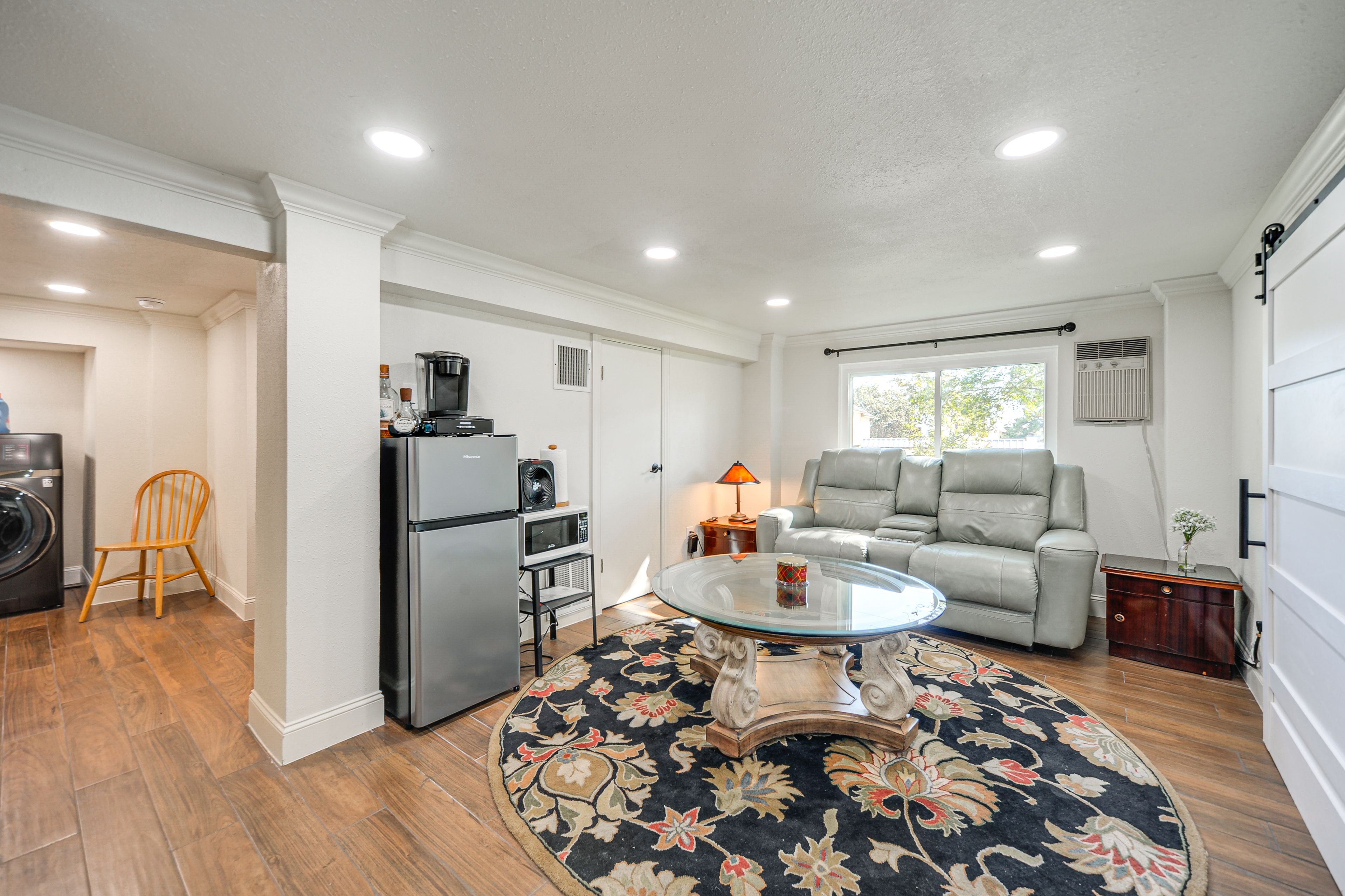 Family Room | Smart TV | Free WiFi