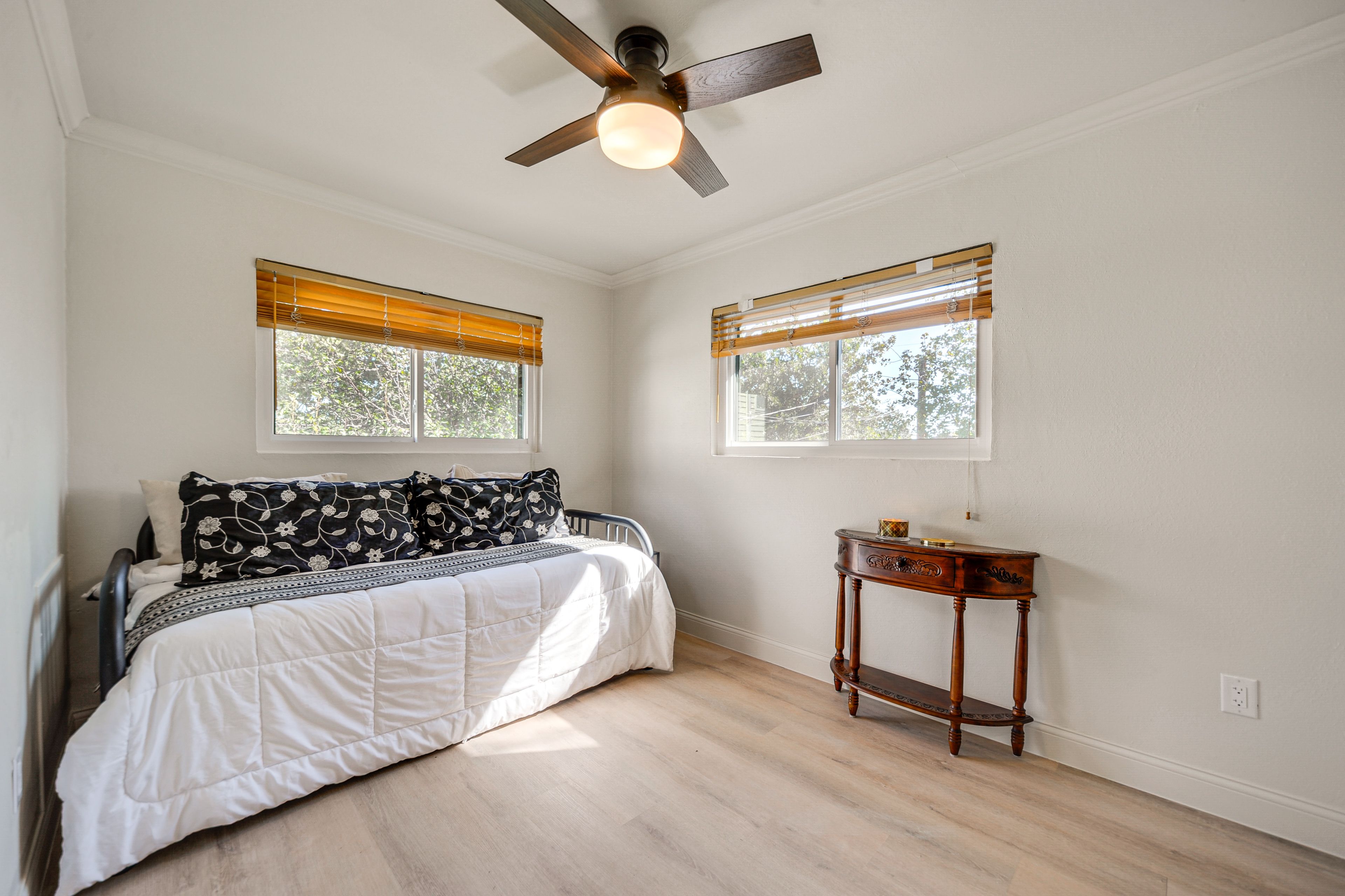 Bedroom 2 | Twin Daybed w/ Twin Trundle | Smart TV | 2nd Floor