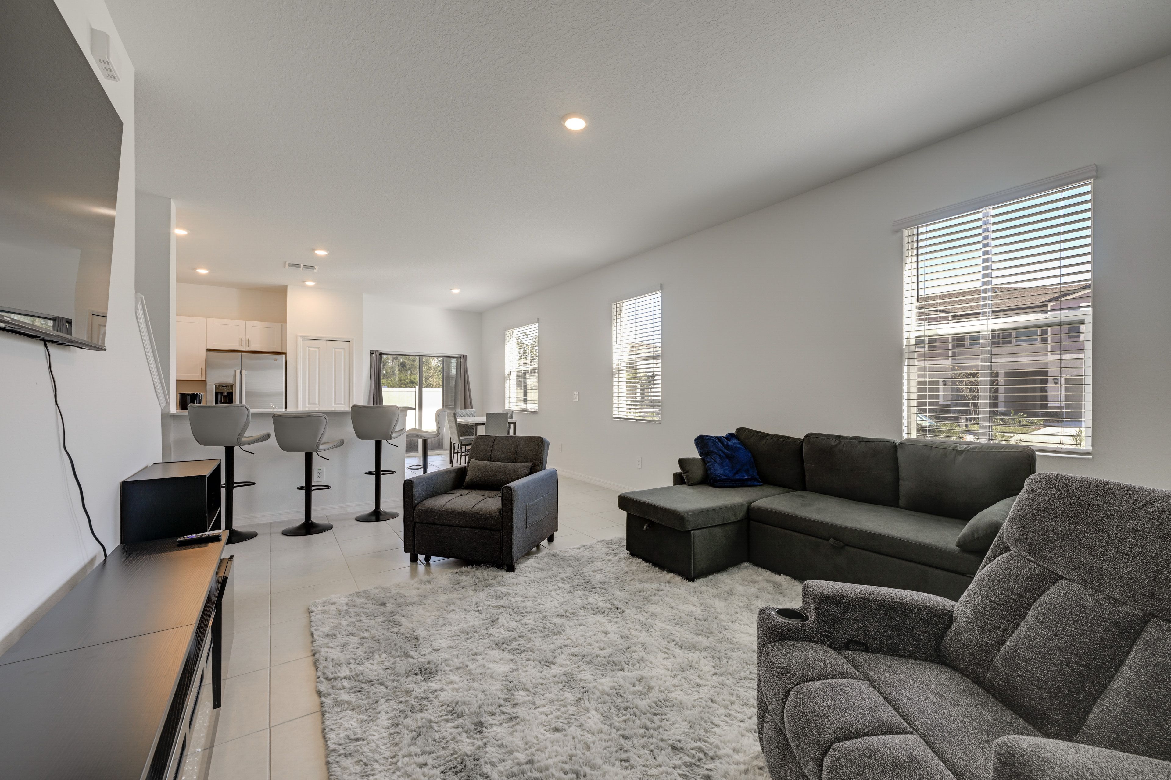 Living Room | 1st Floor | Smart TV | Free WiFi