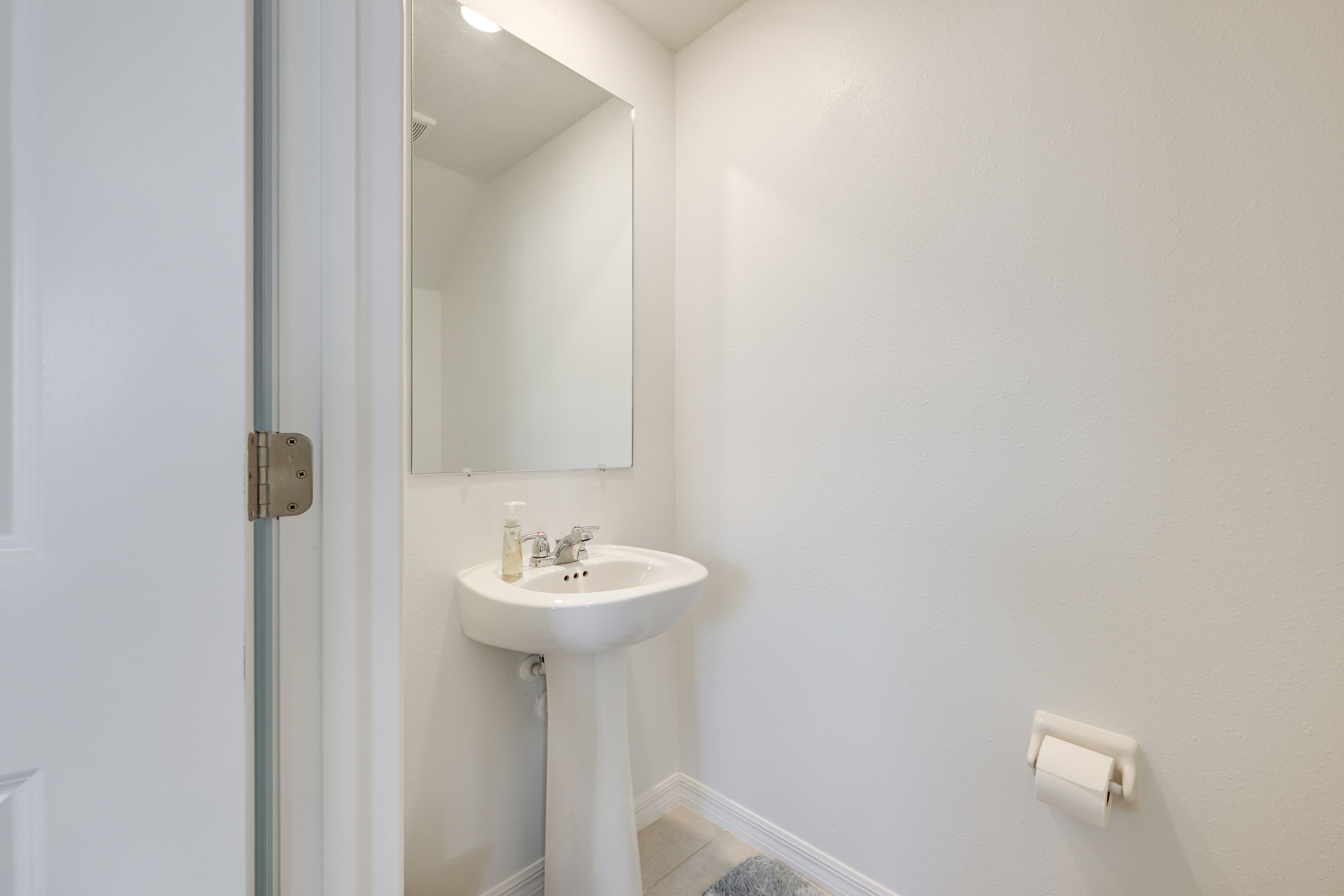 Half Bathroom | 1st Floor