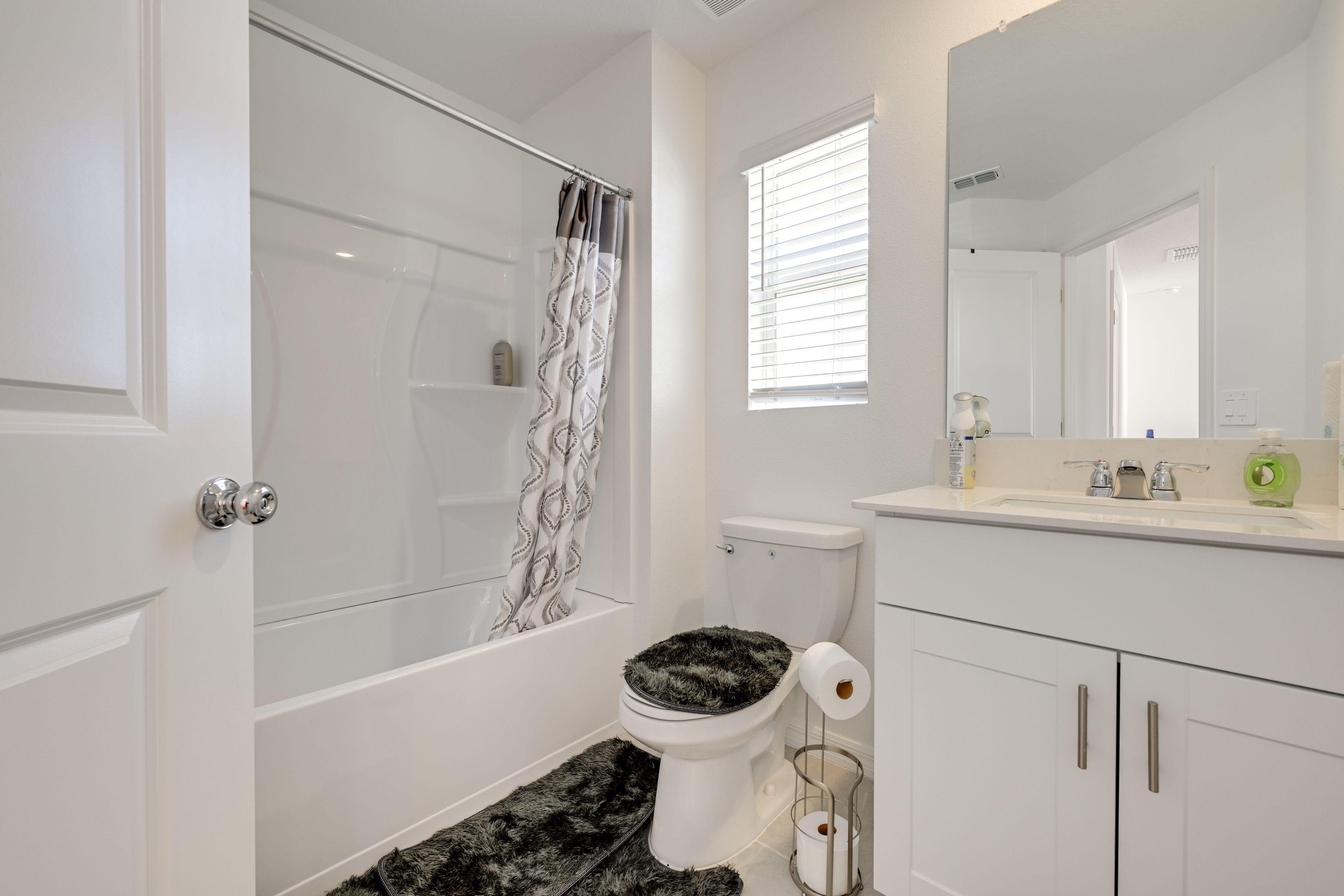 En-Suite Bathroom | 2nd Floor