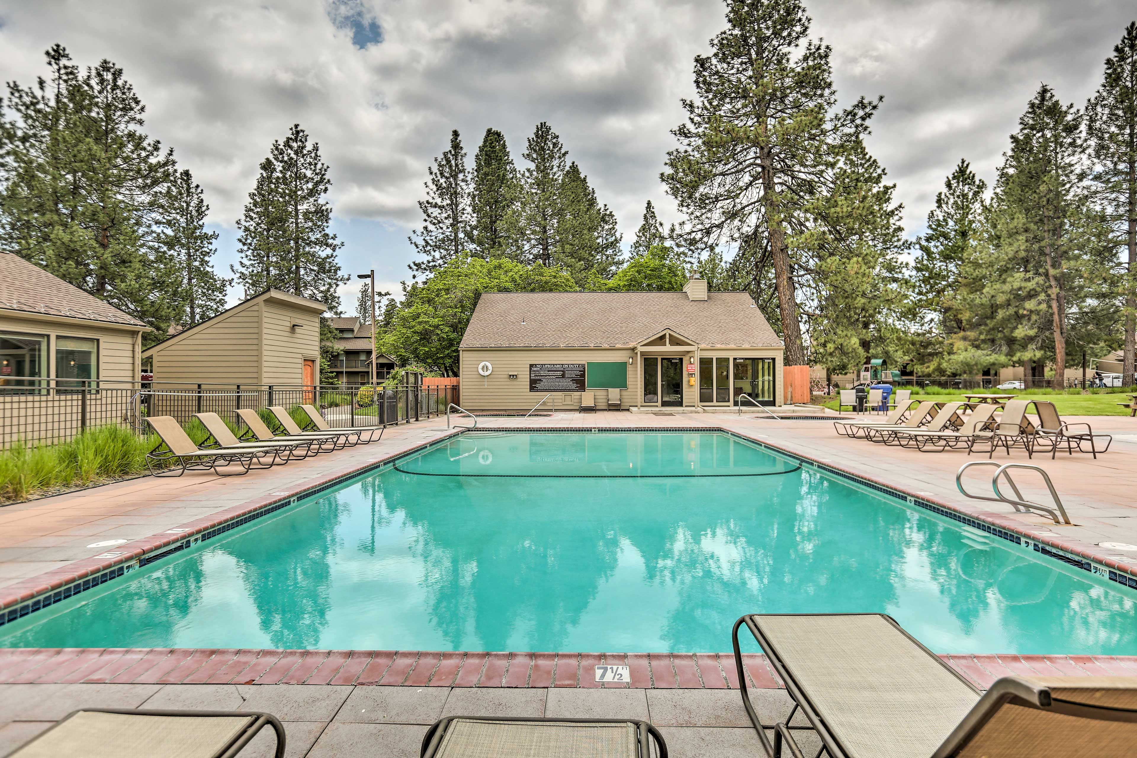 Seventh Mountain Resort Community Amenities | Pools | Mini Golf Course