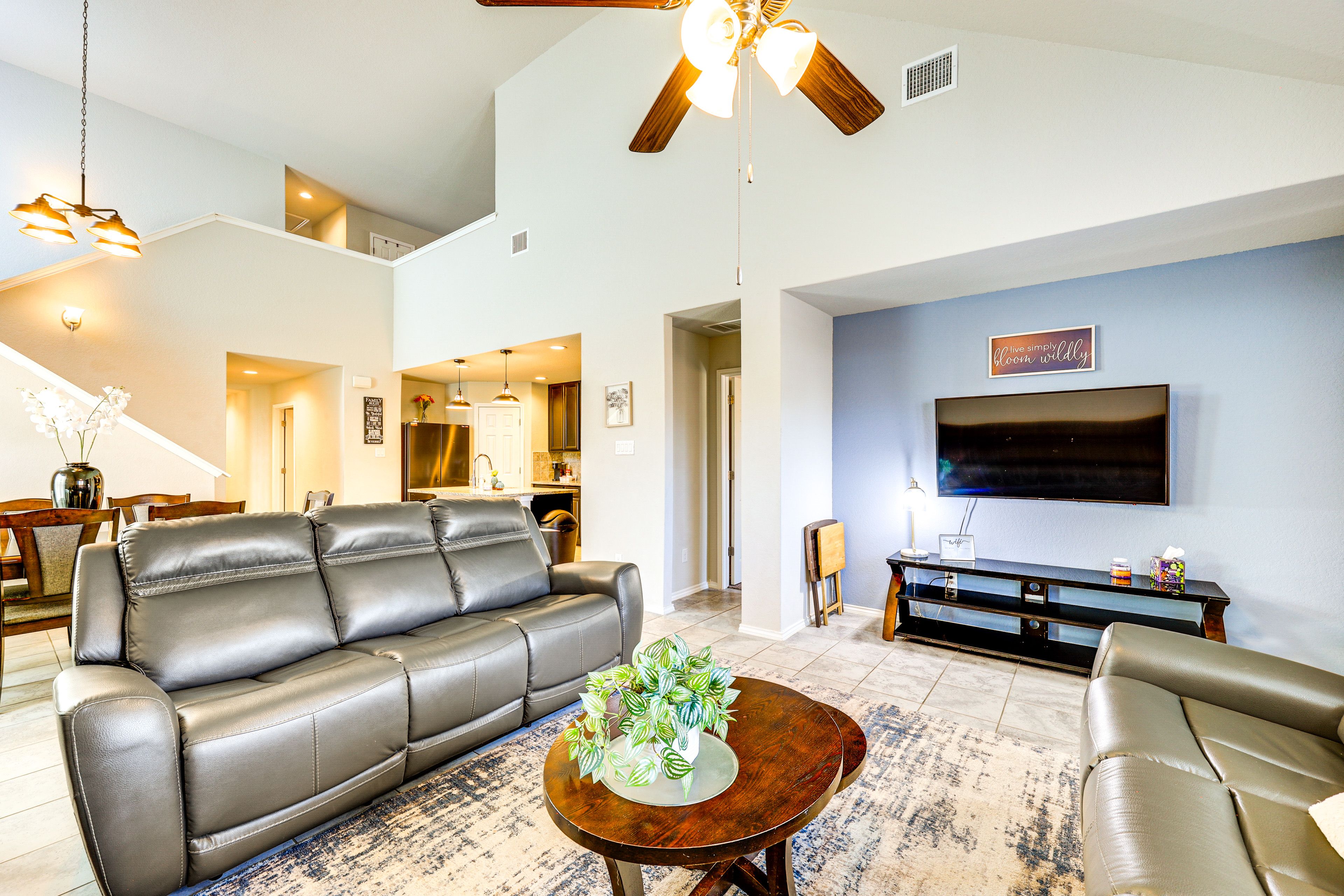 San Antonio Vacation Rental | 5BR | 2.5BA | Steps Required | 2,250 Sq Ft