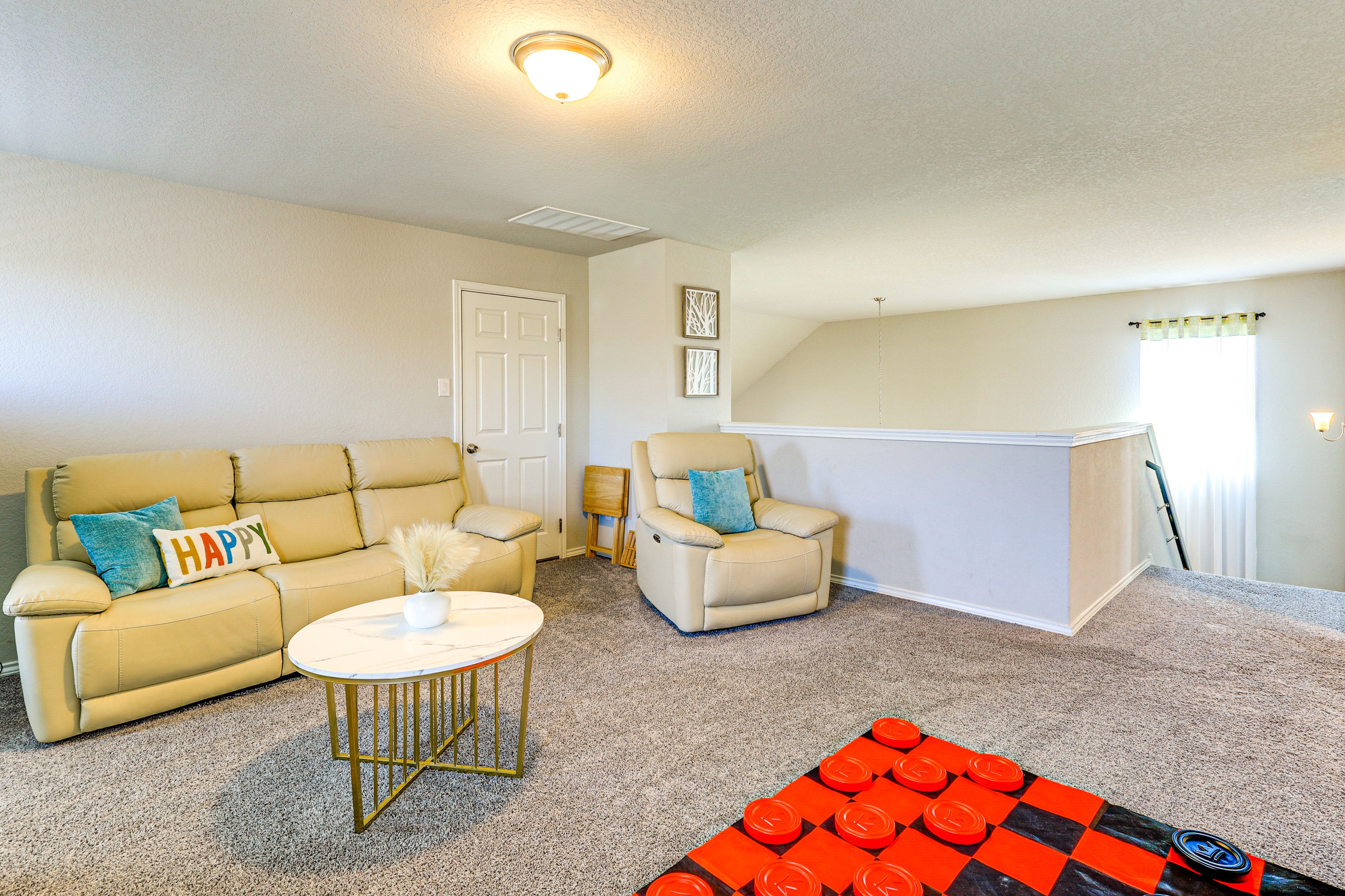 Lounge Living Area | 2nd Floor