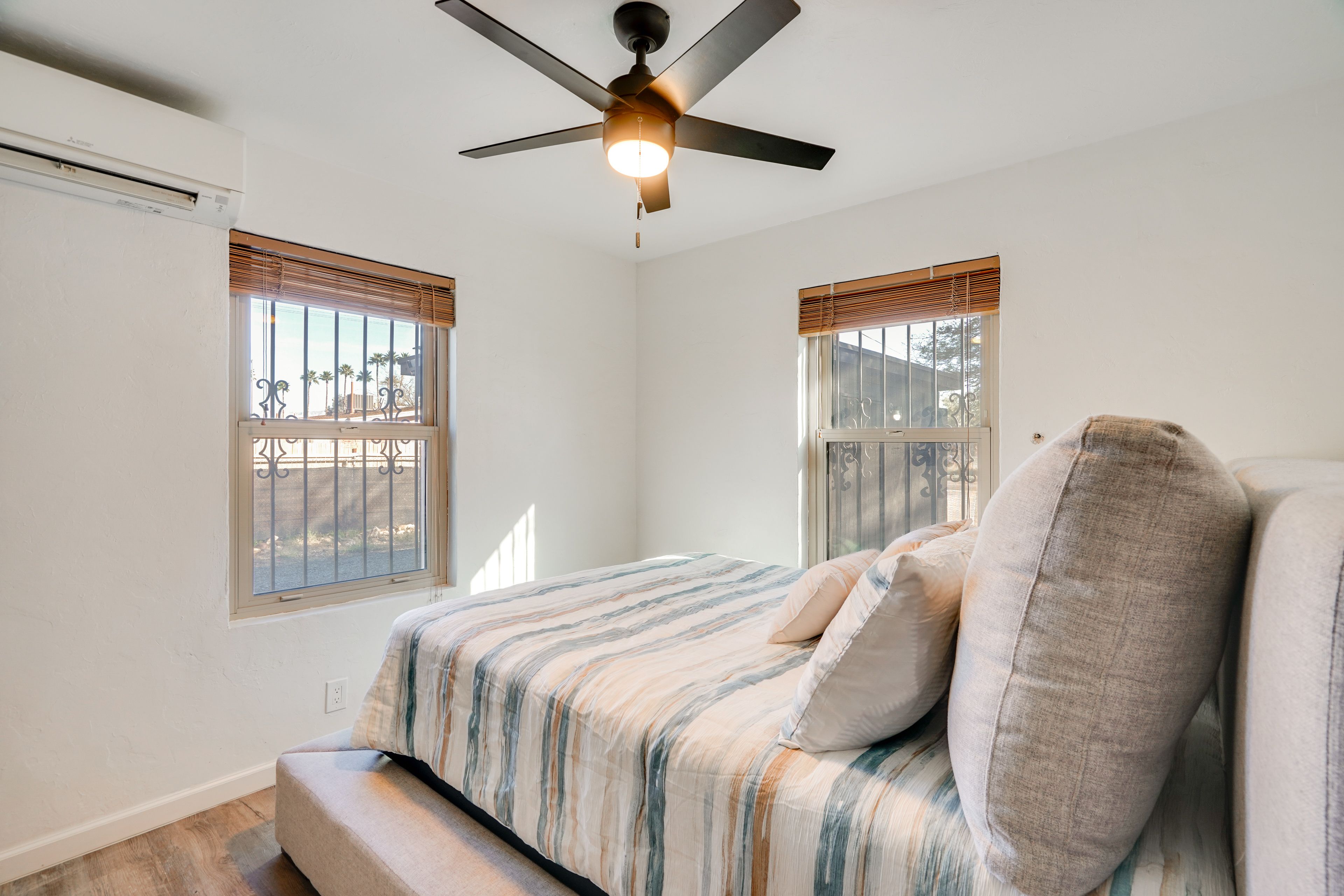 Bedroom 1 | Queen Bed