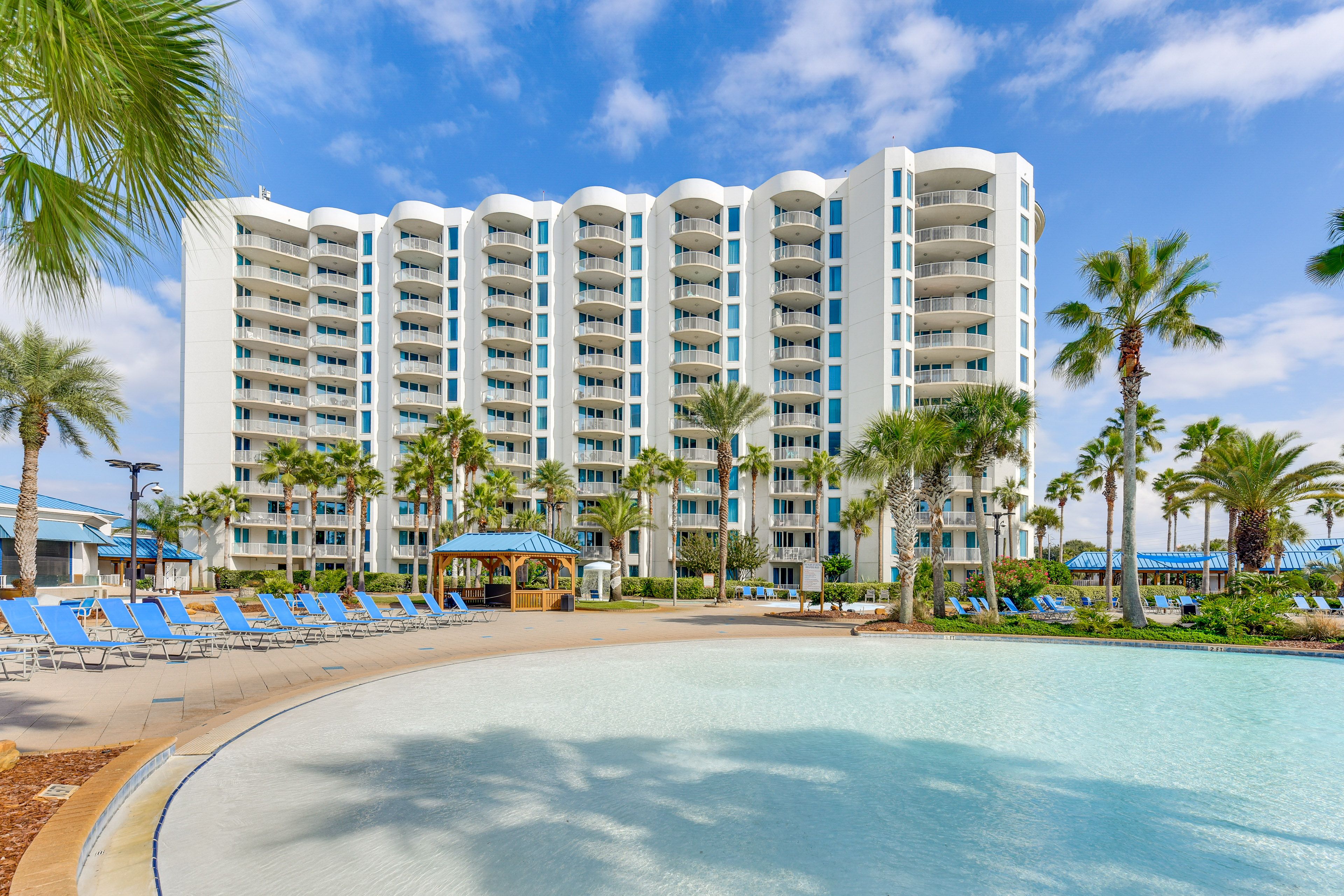 Palms of Destin Resort | Community Pool Area