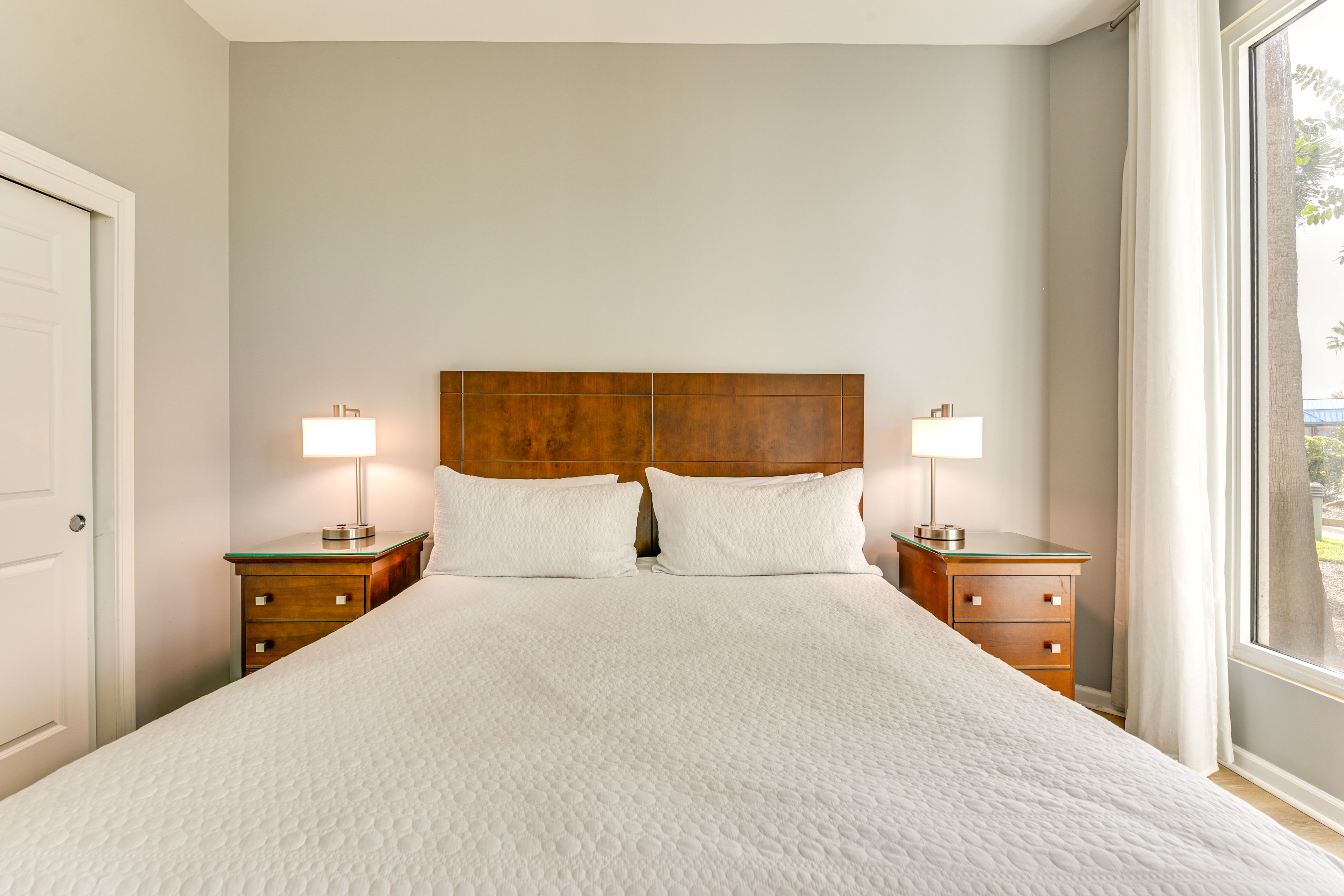 Bedroom 1 | King Bed | Linens Provided