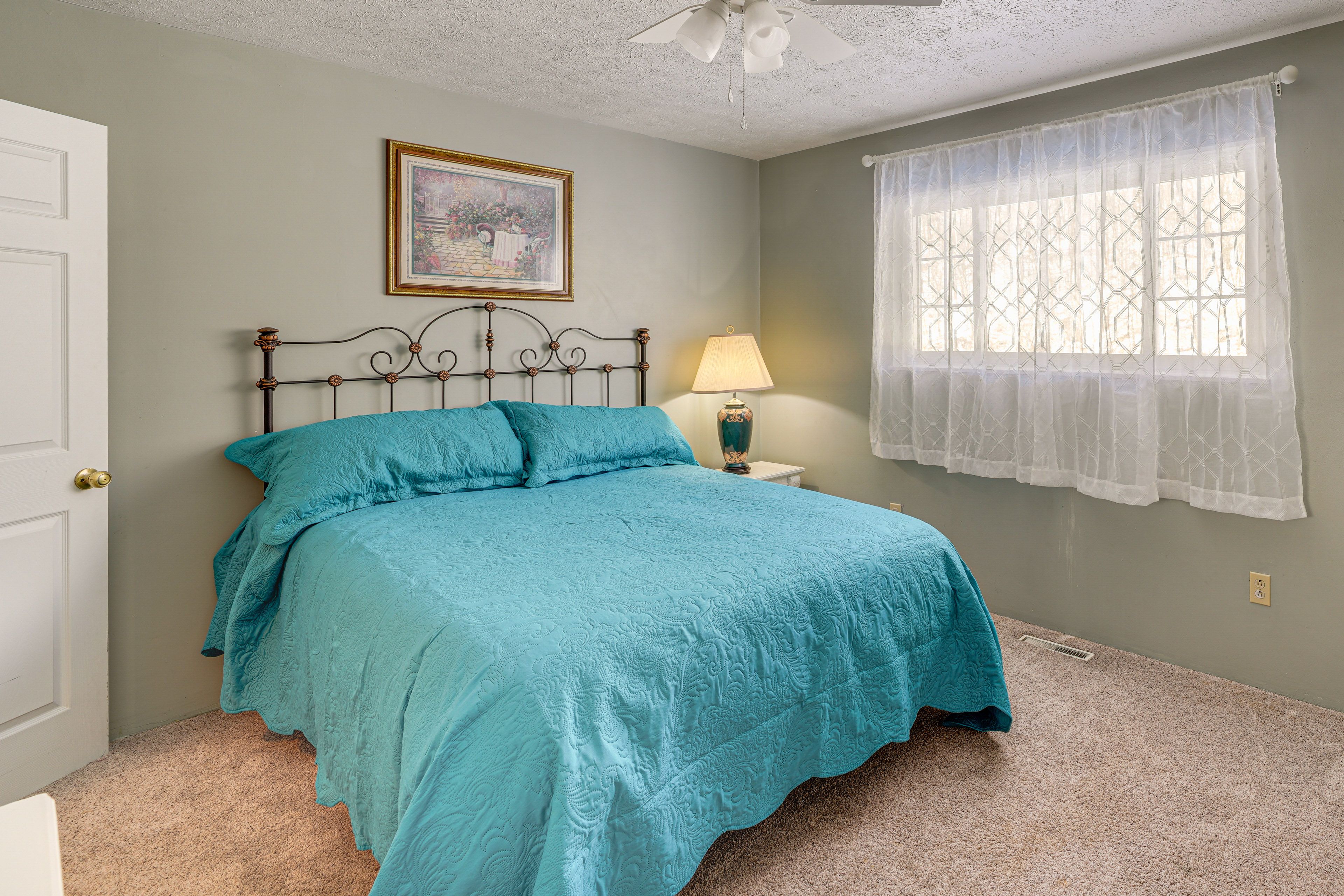 Bedroom 2 | Queen Bed