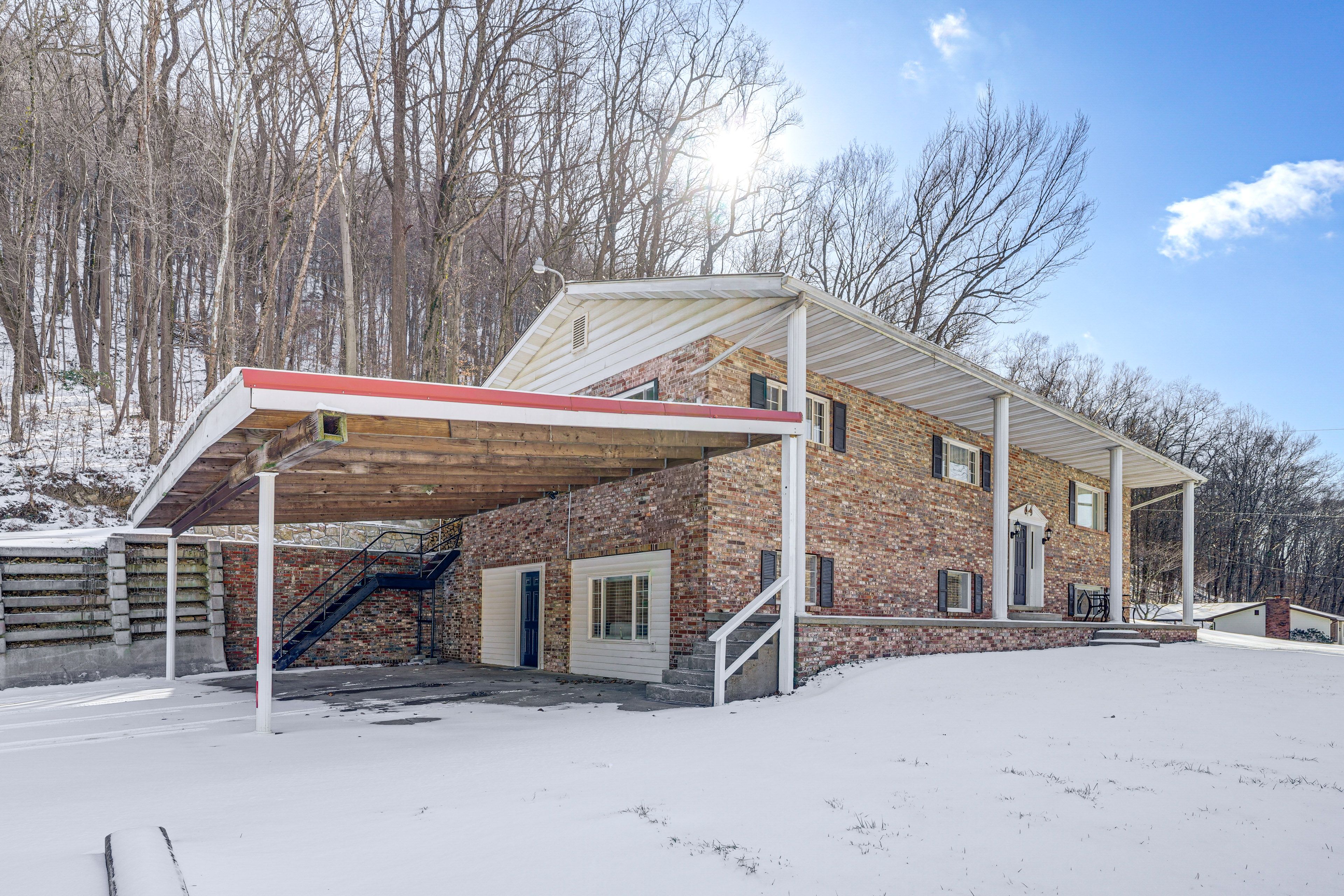 Driveway Parking | 3 Vehicles