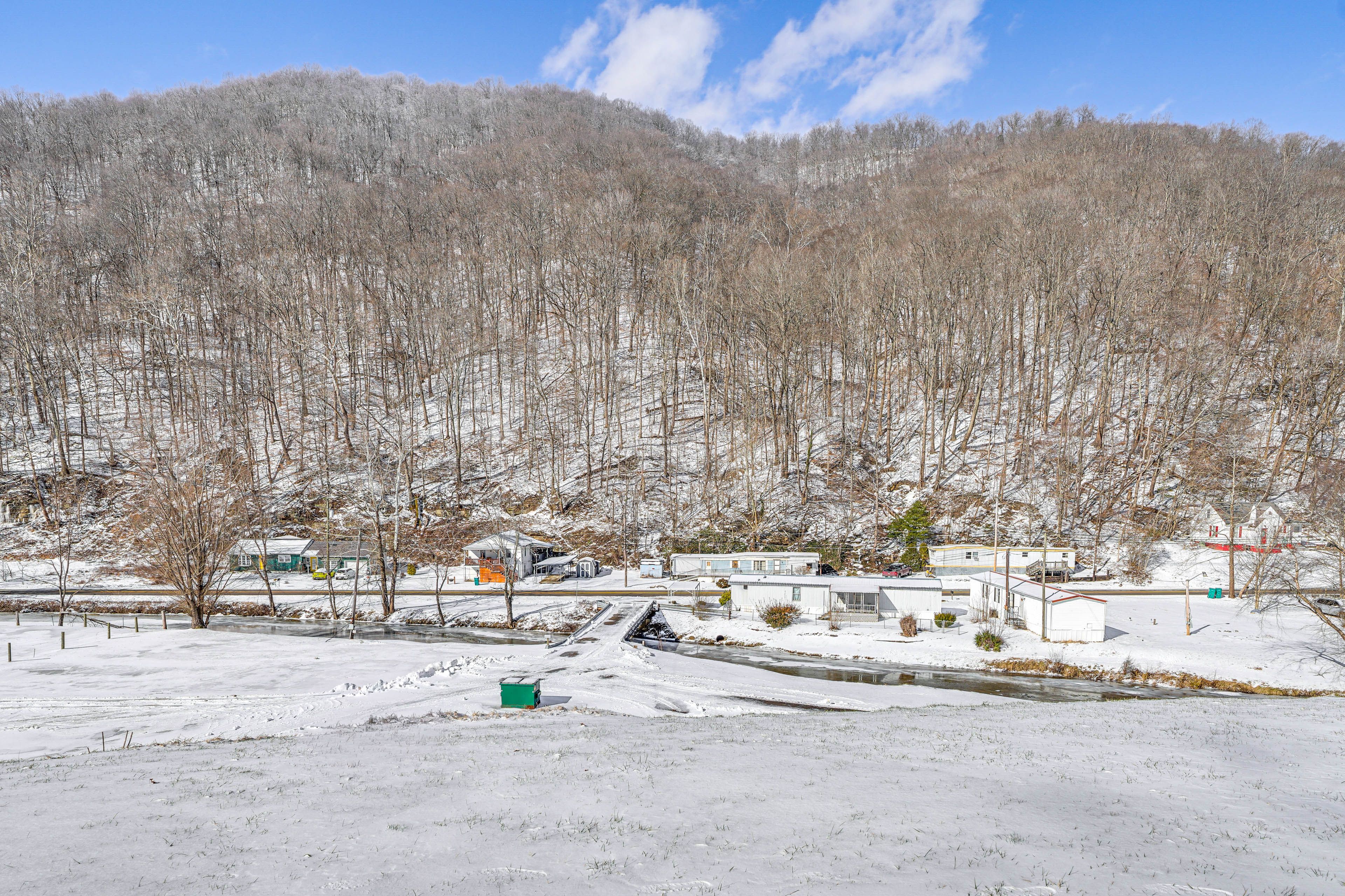 Property Surroundings | Walking Distance to Creek