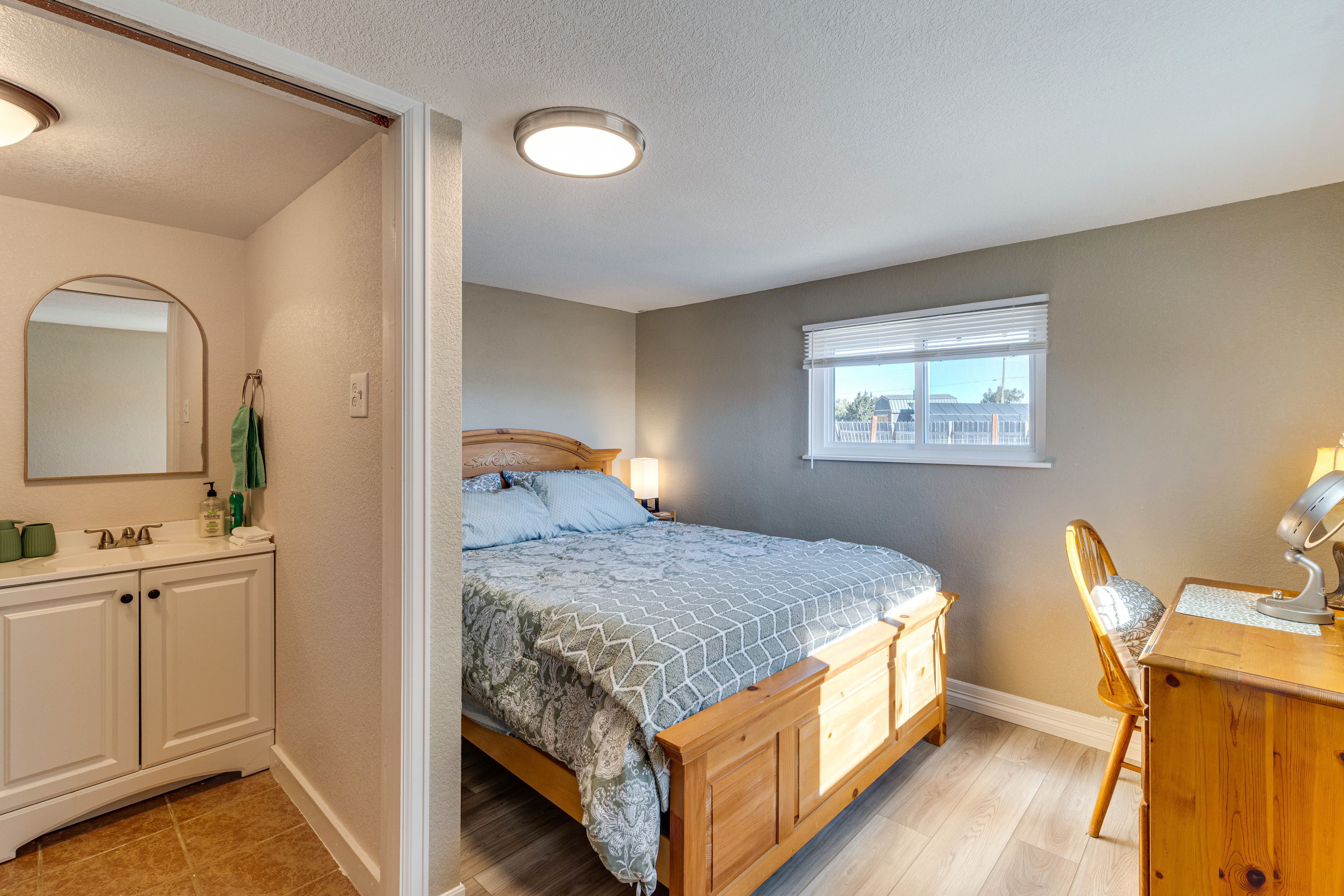 Bedroom 2 | Queen Bed