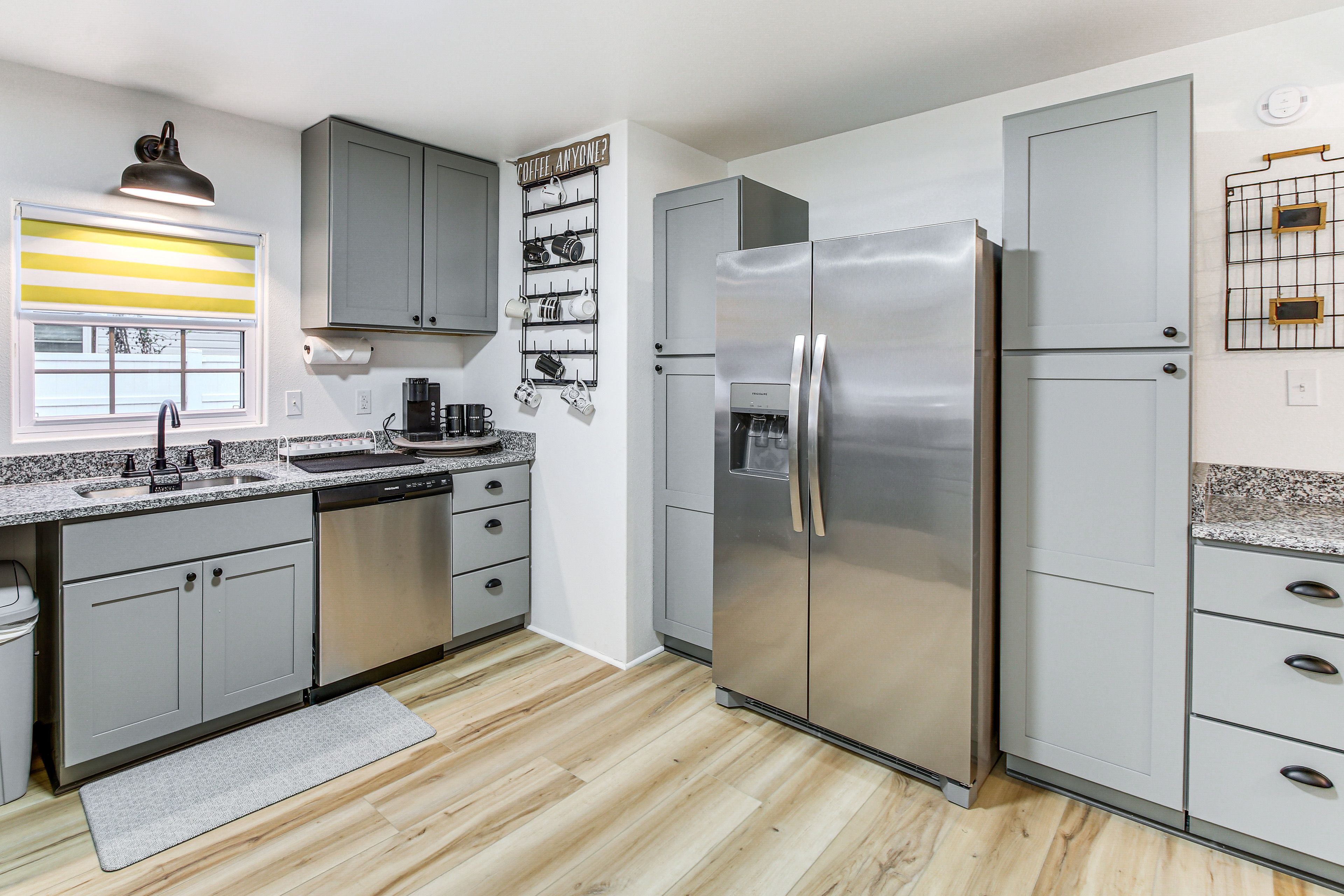 Kitchen | Dishware & Flatware