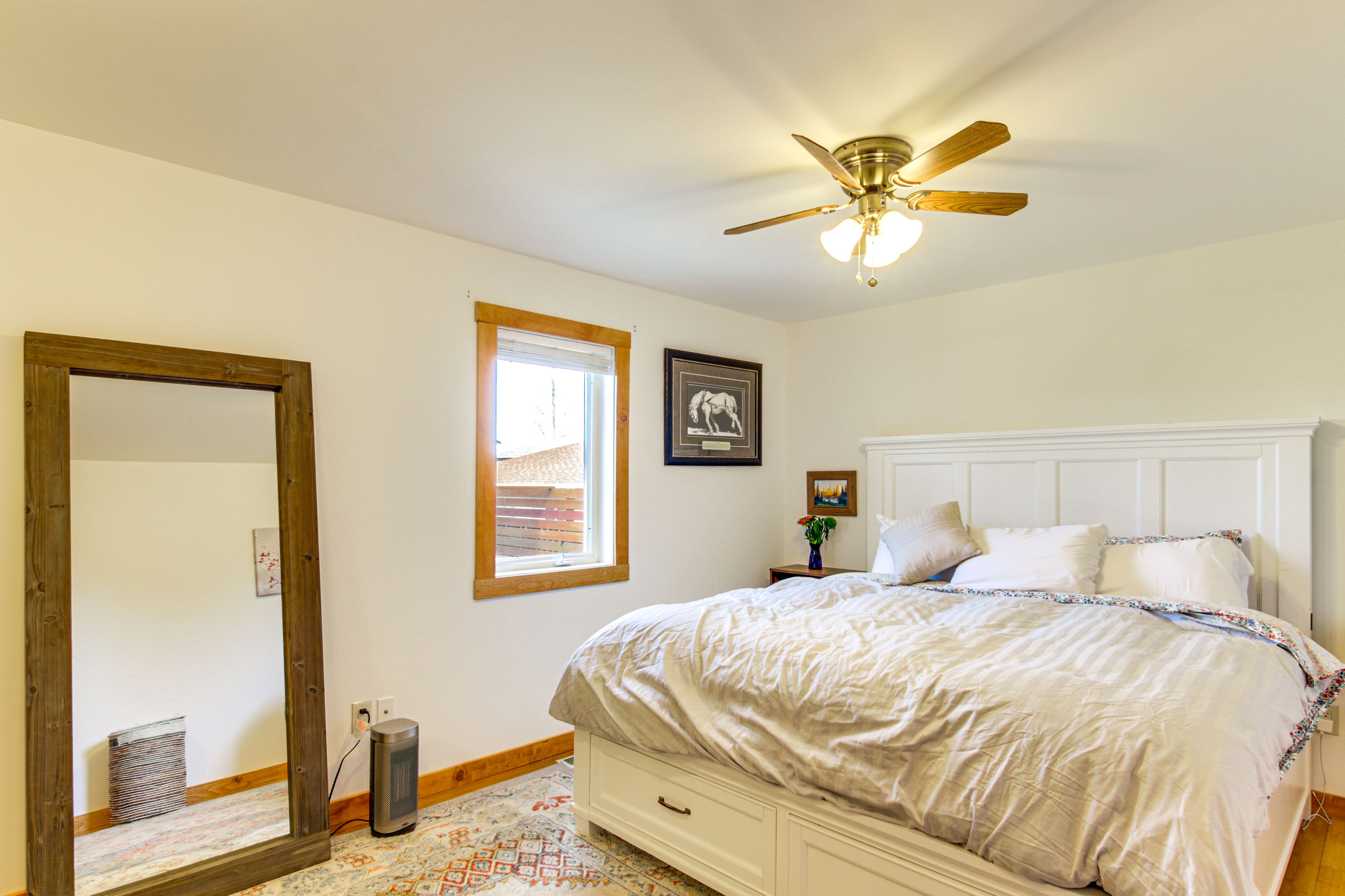 Bedroom 1 | King Bed