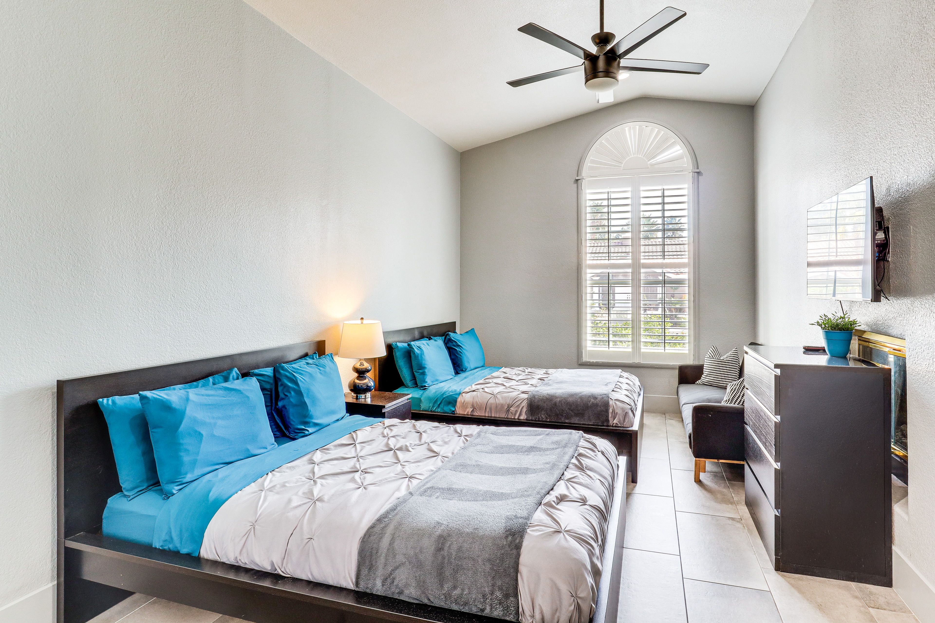 Bedroom 3 | 2 Queen Beds | Twin Futon | 1st Floor