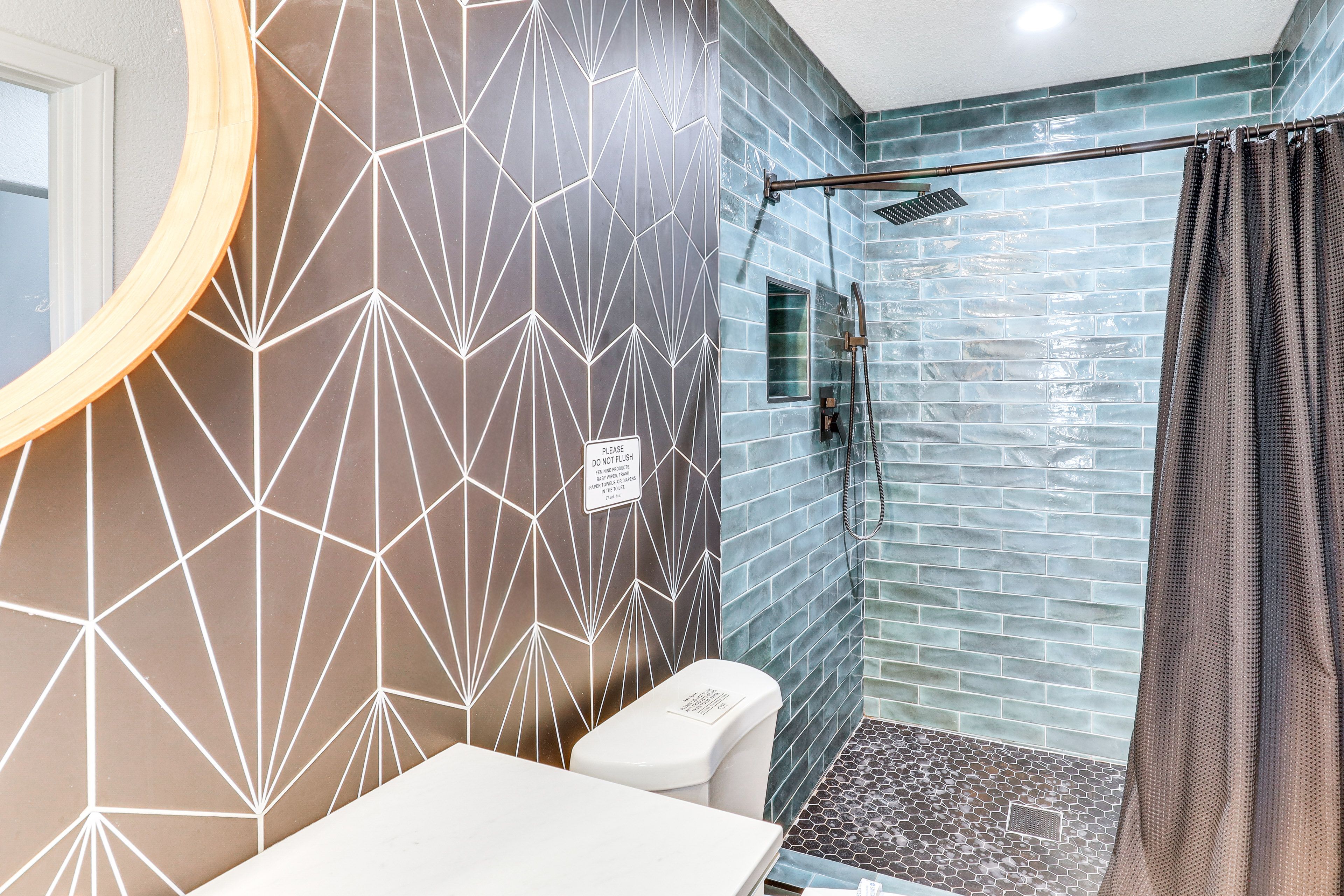 Full Bath | 1st Floor