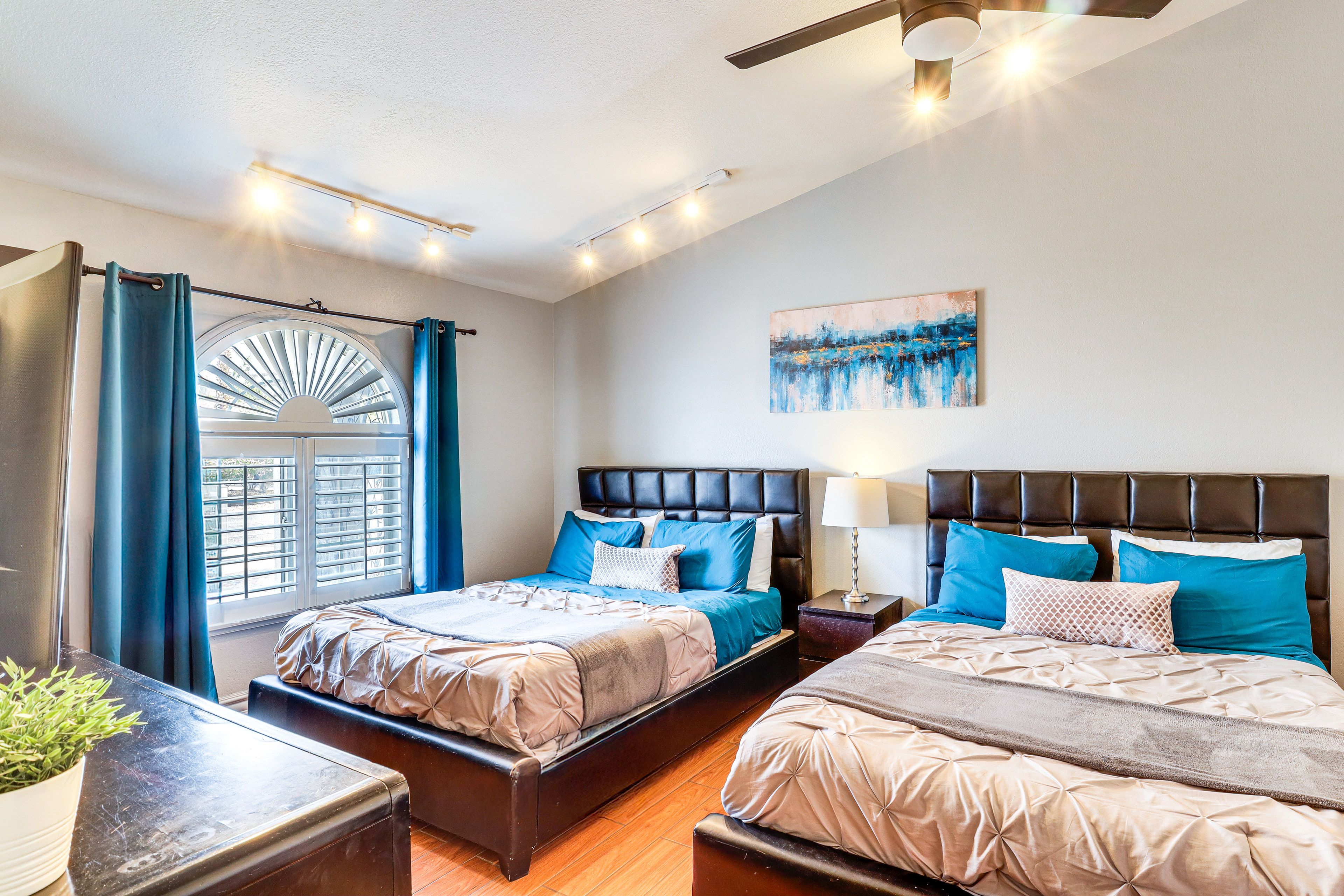 Bedroom 7  | 2 Queen Beds | 2nd Floor