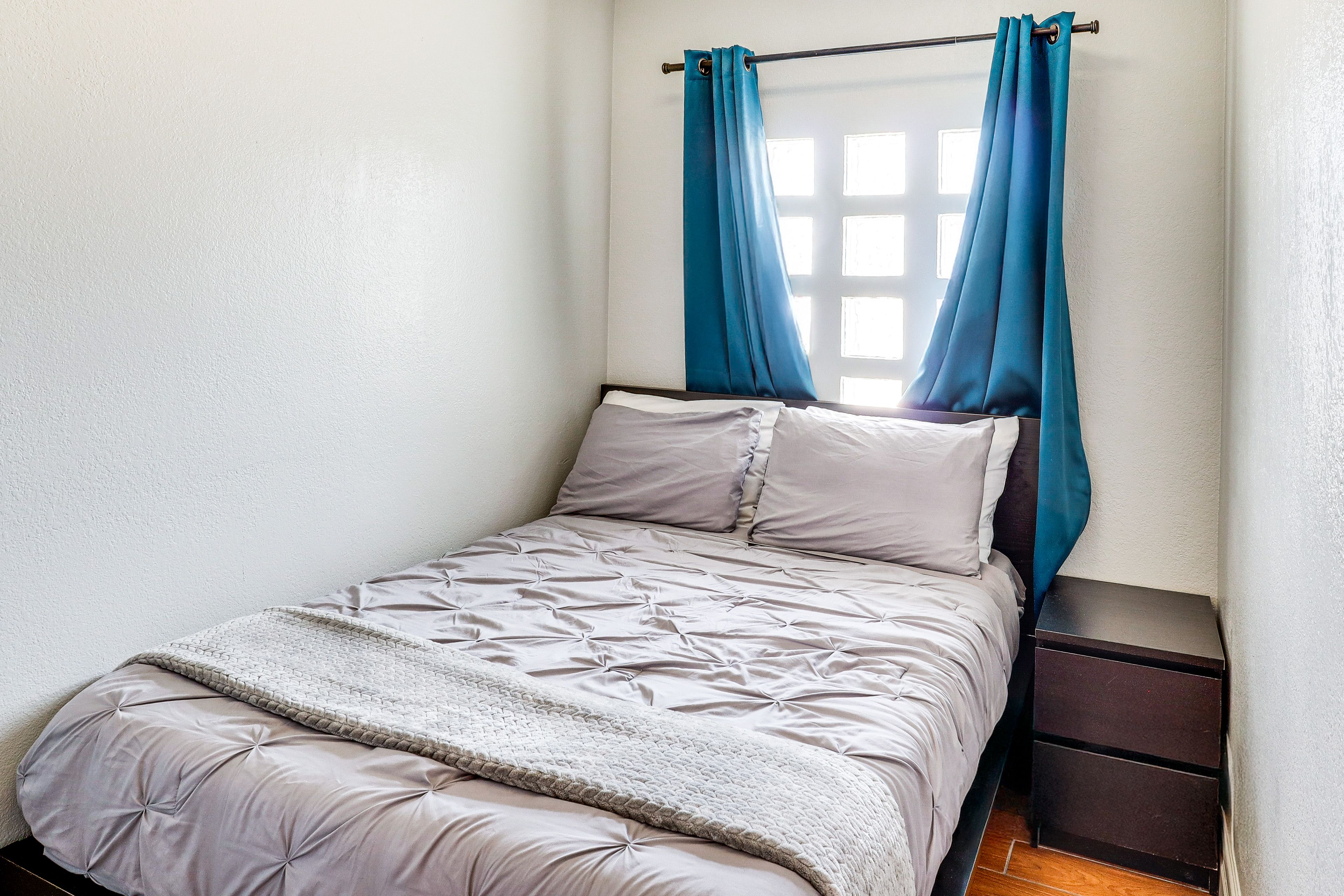 Bedroom 8 | Queen Bed | 2nd Floor