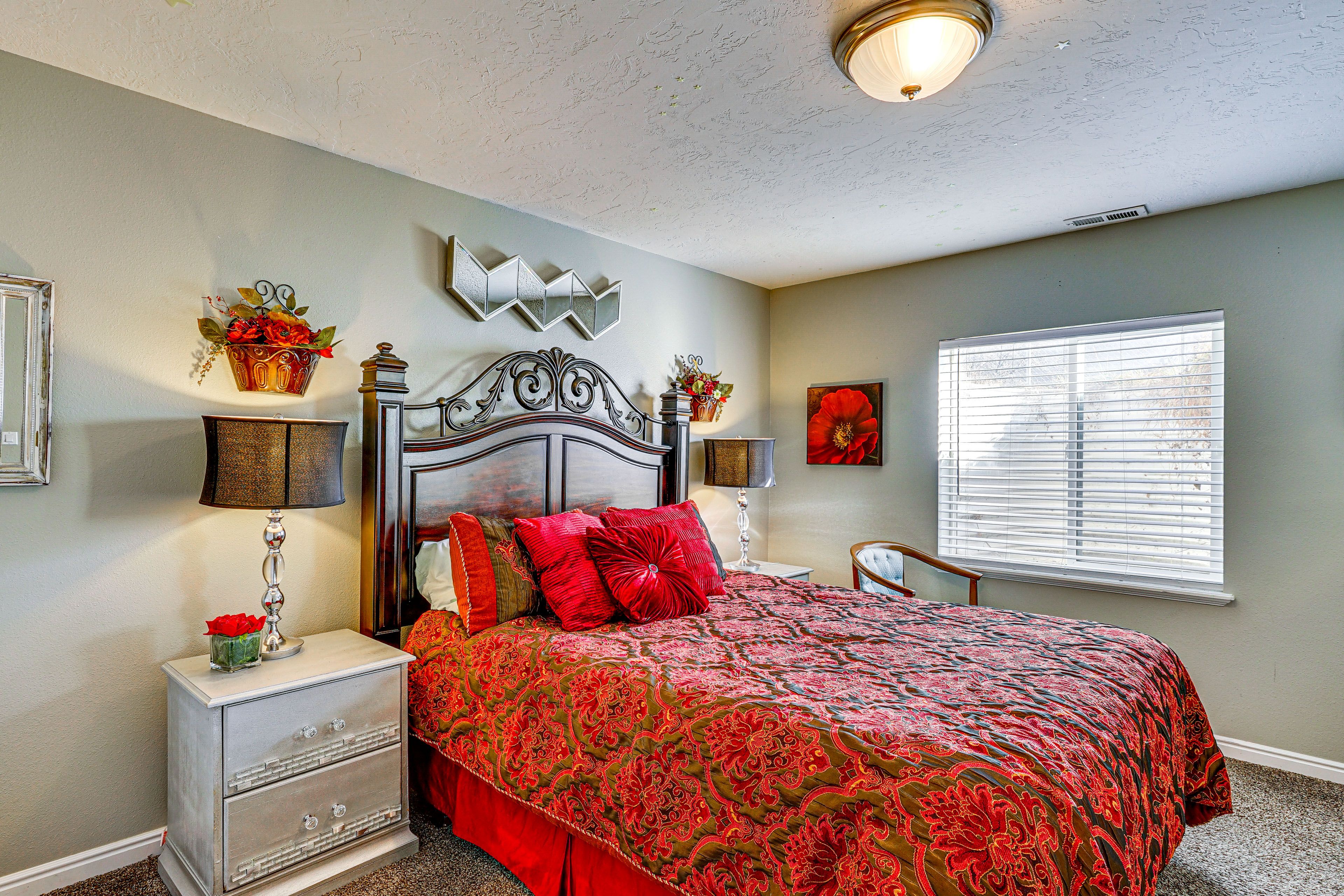 Bedroom 4 | Basement | King Bed