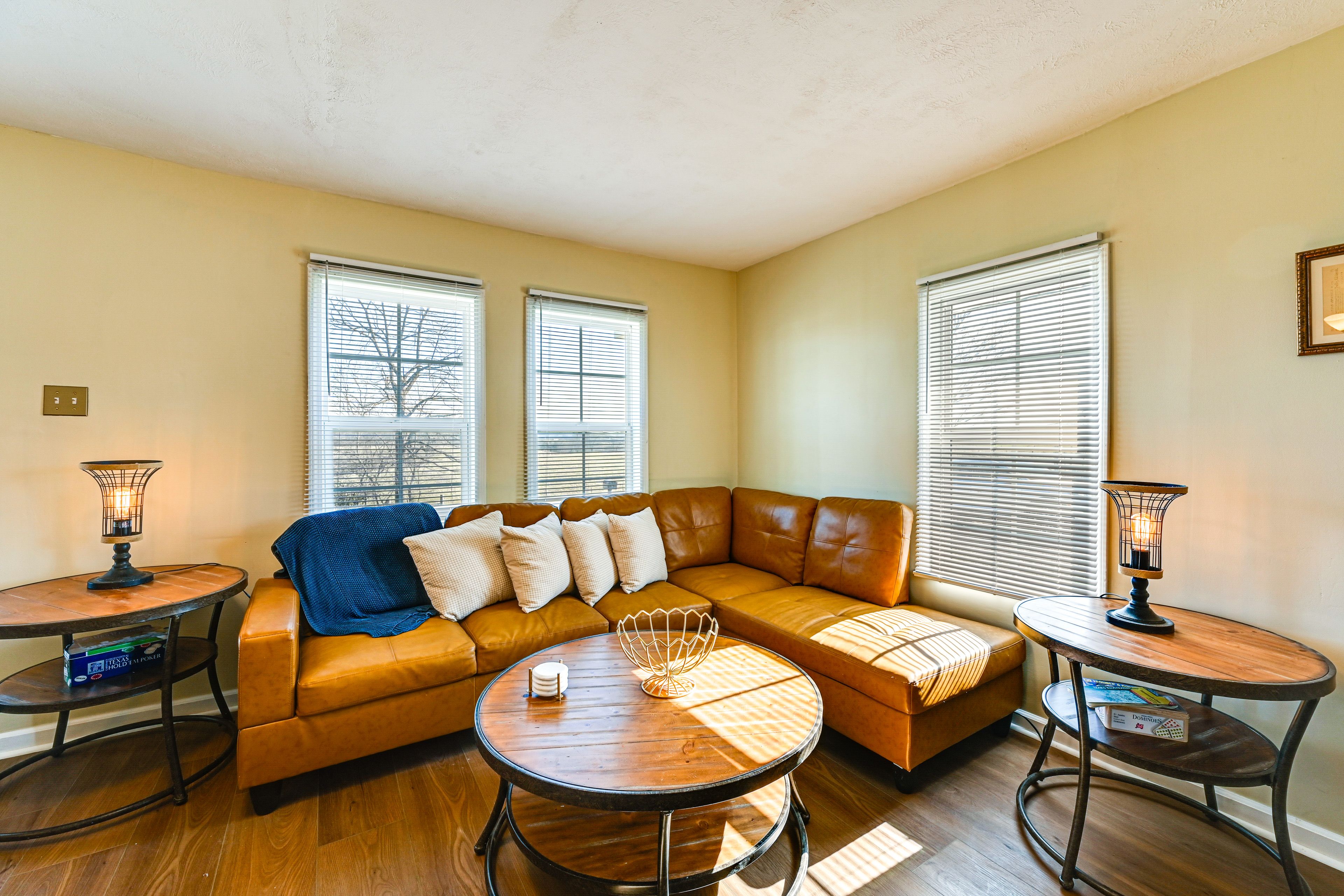 Living Room | Full Futon