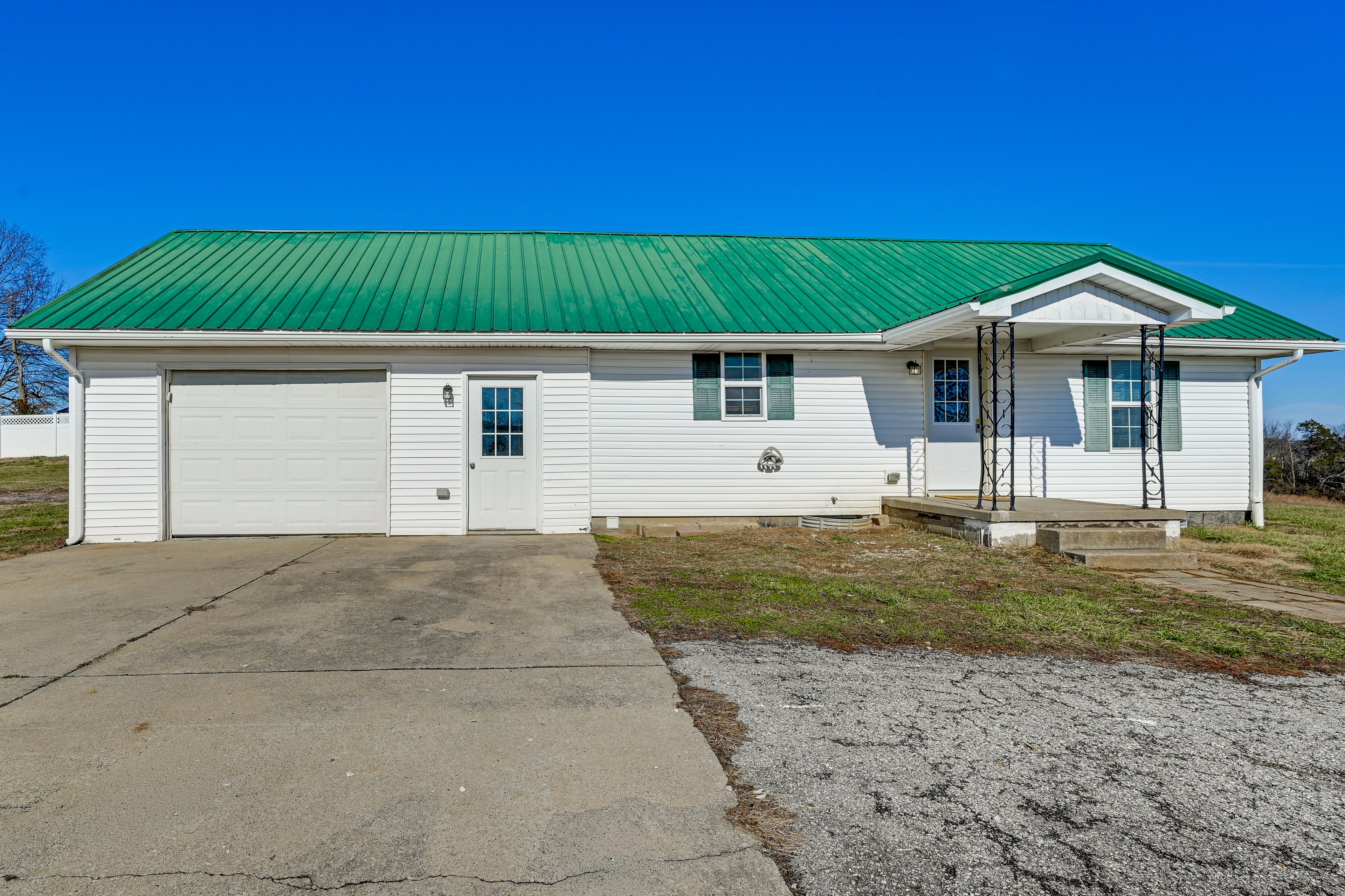 Driveway Parking | 4 Vehicles