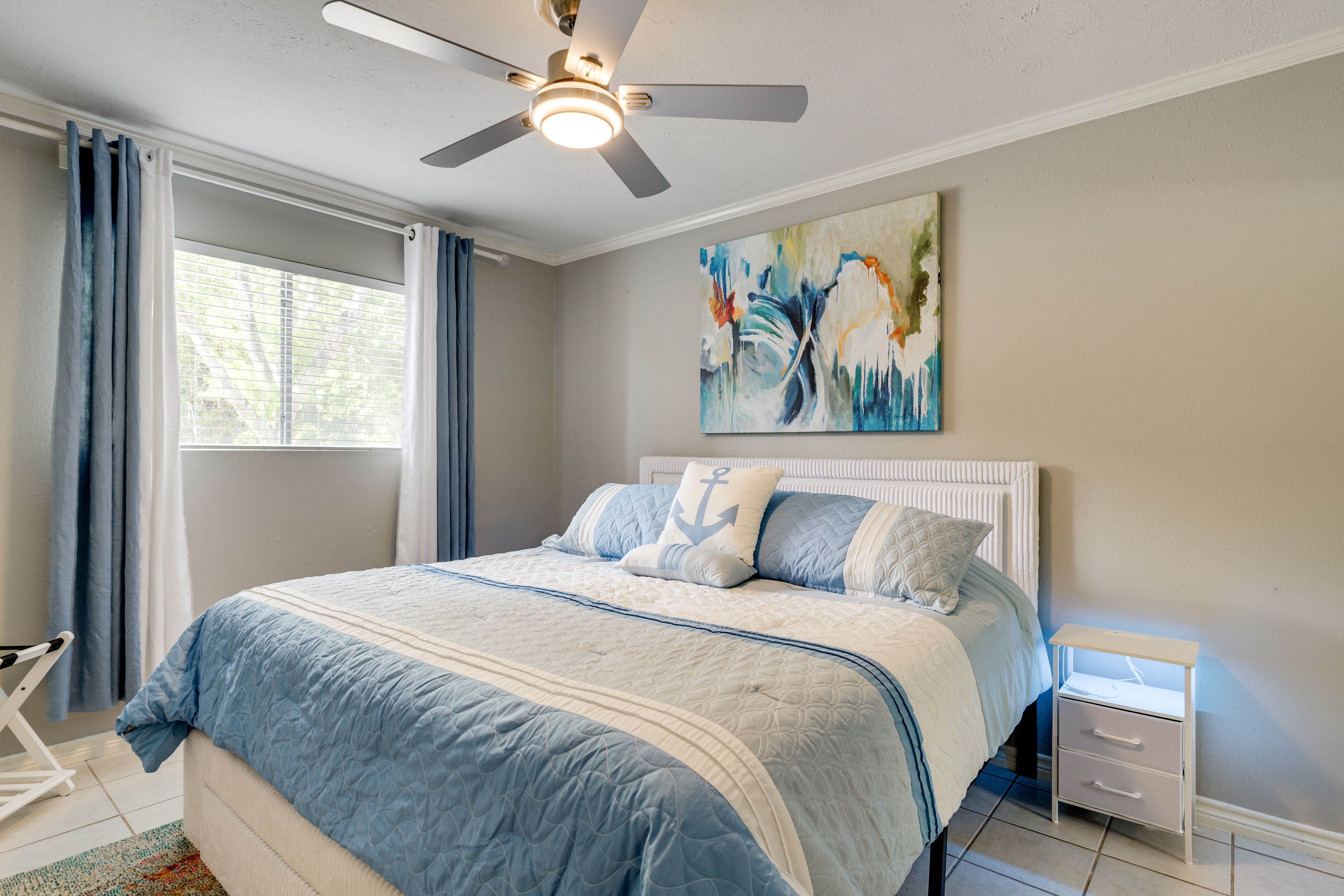 Bedroom | King Bed | Smart TV | Linens Provided