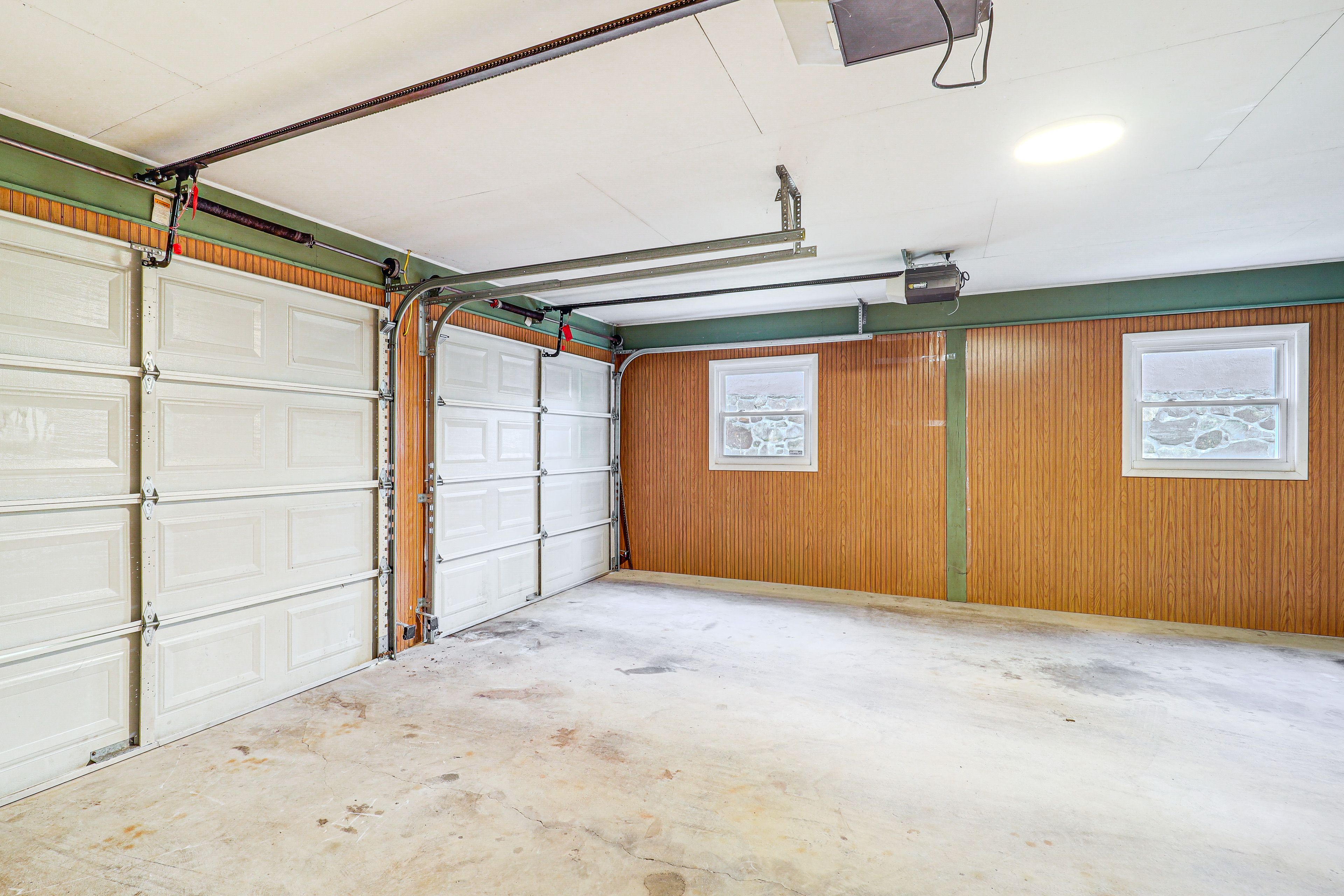 Parking | Garage (2 Vehicles) | Driveway (4 Vehicles)