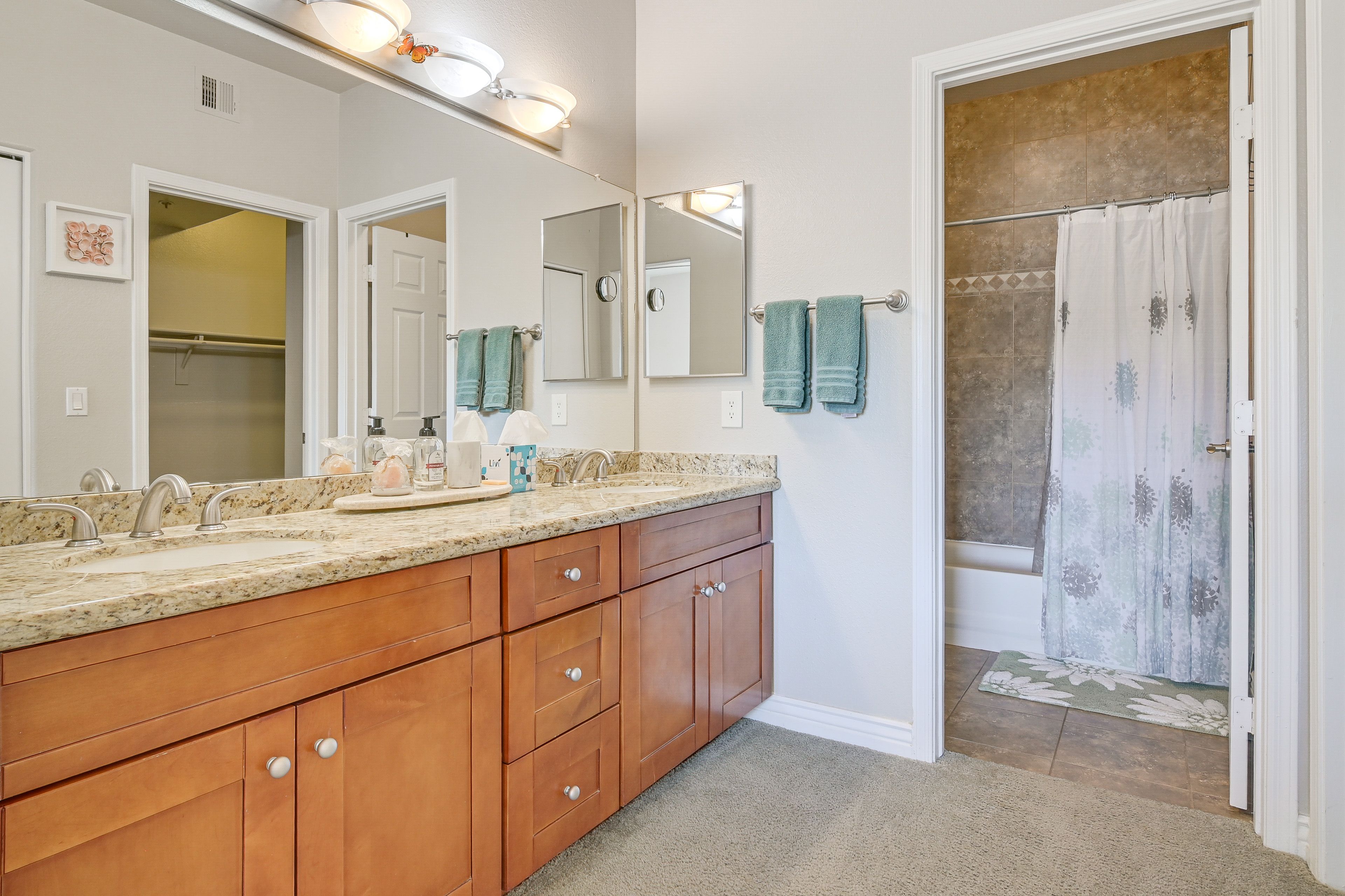 Full Bath | 2nd Floor