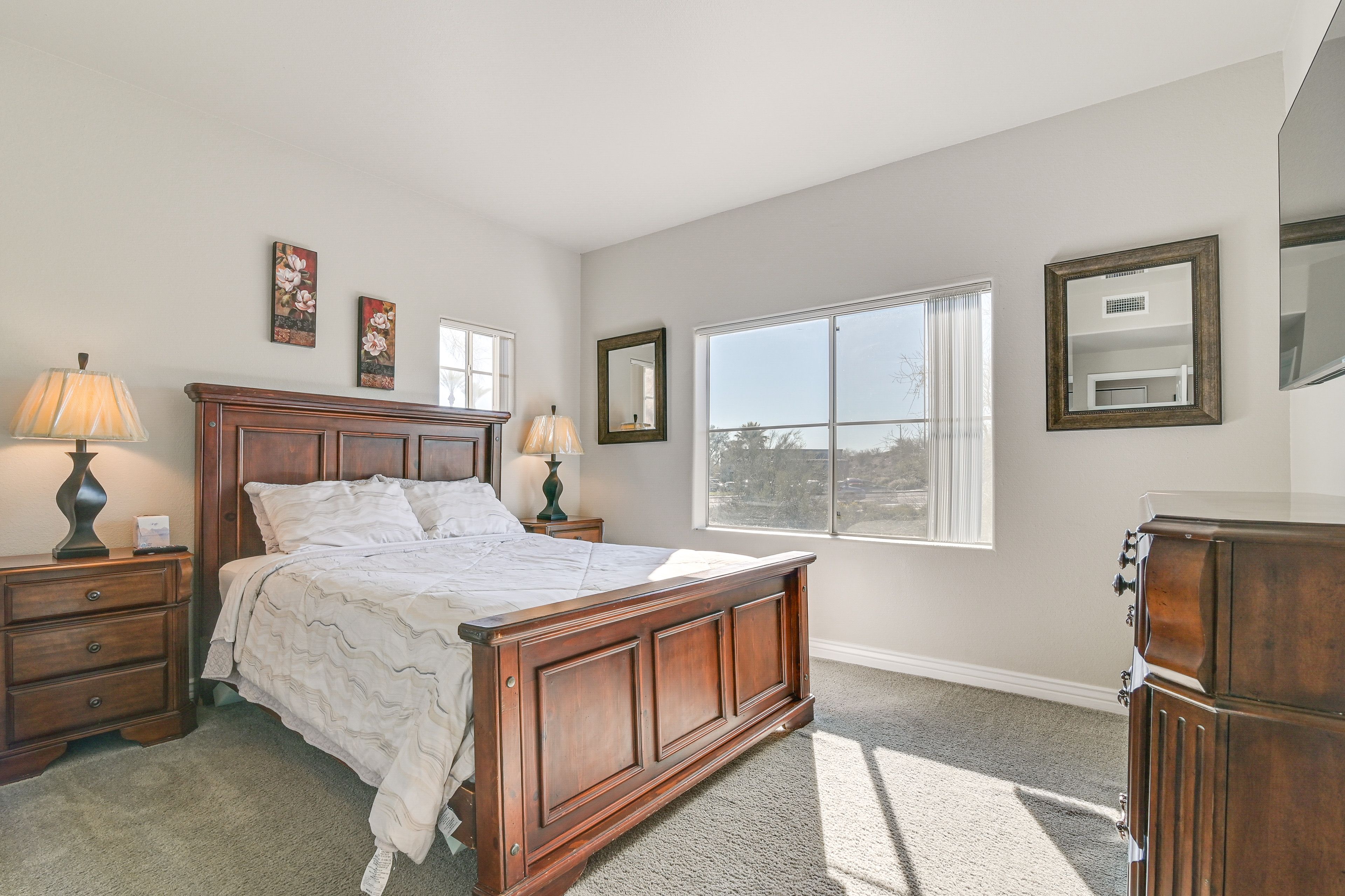 Bedroom 2 | Queen Bed | 1st Floor