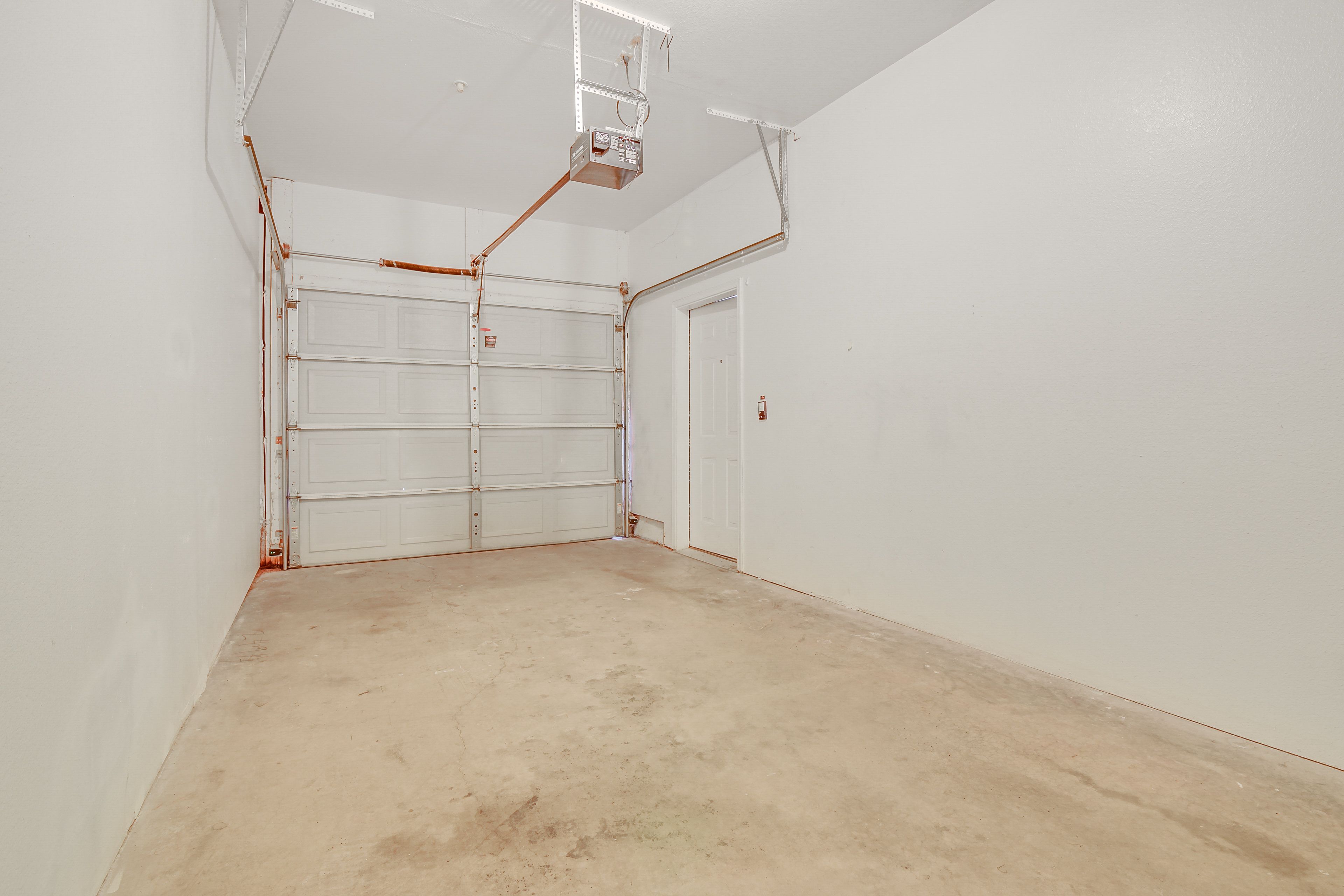 Garage Parking | 1 Vehicle