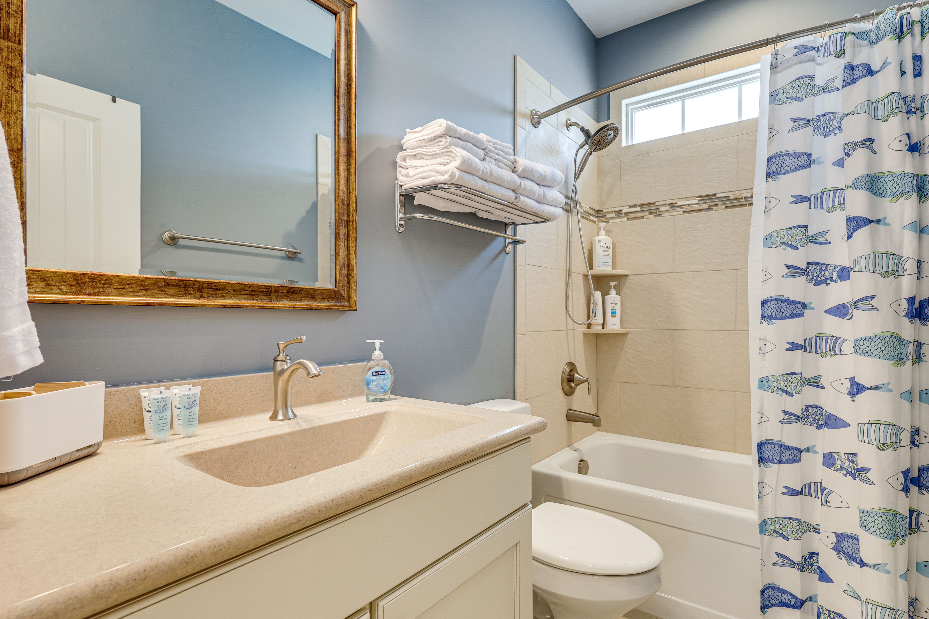 Full Bathroom | 1st Floor