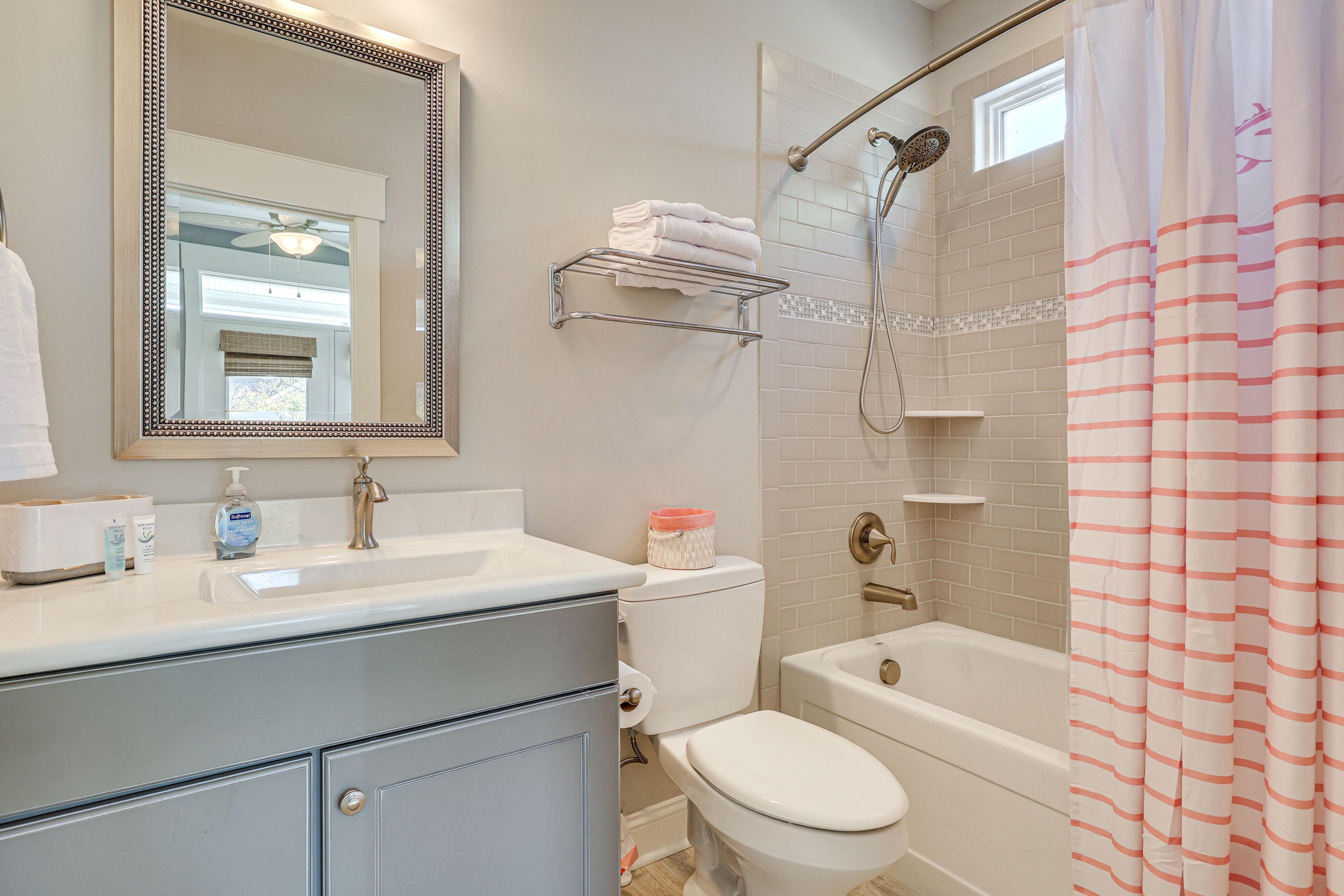 Full Bathroom | 1st Floor