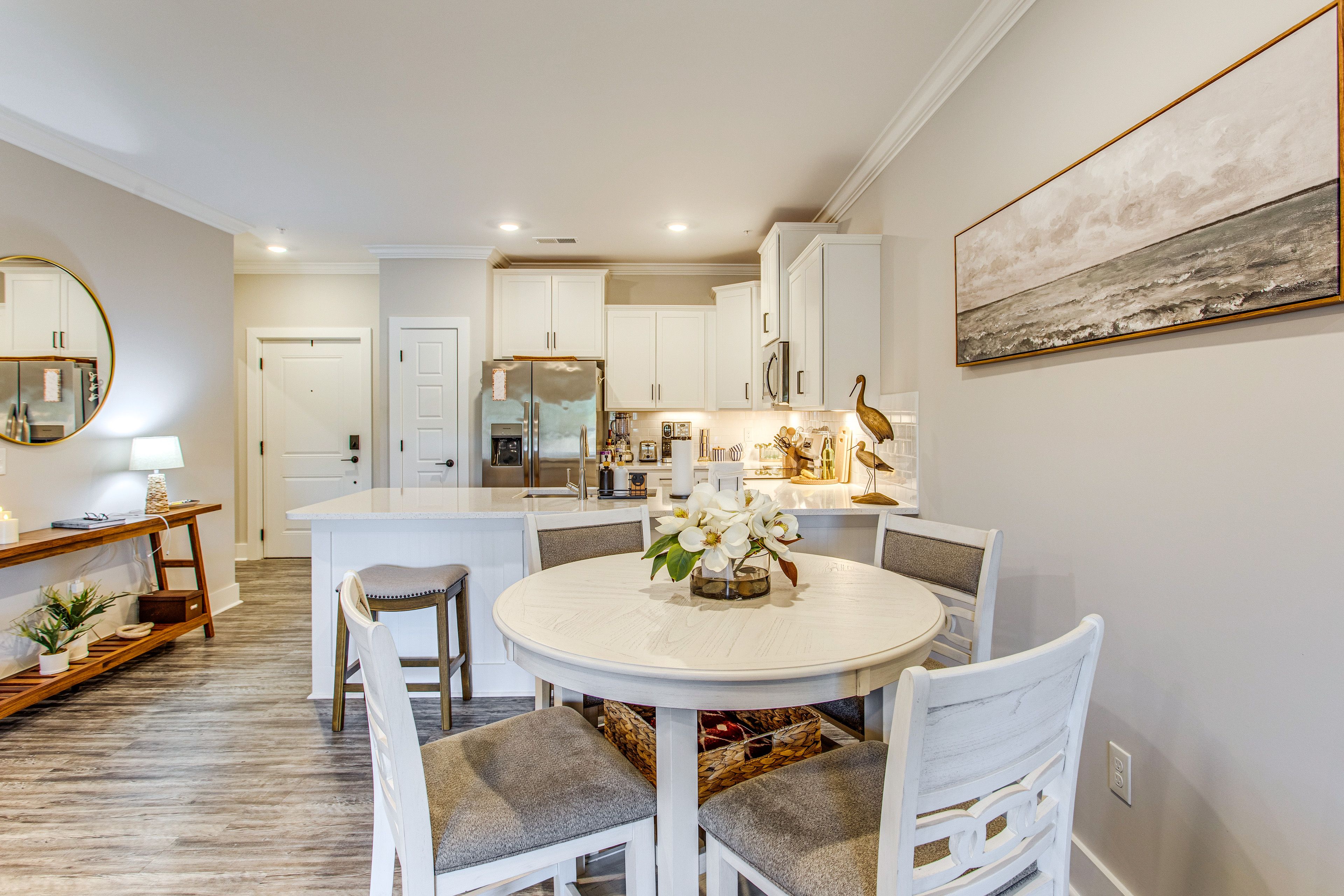 Dining Table | Dishware & Flatware