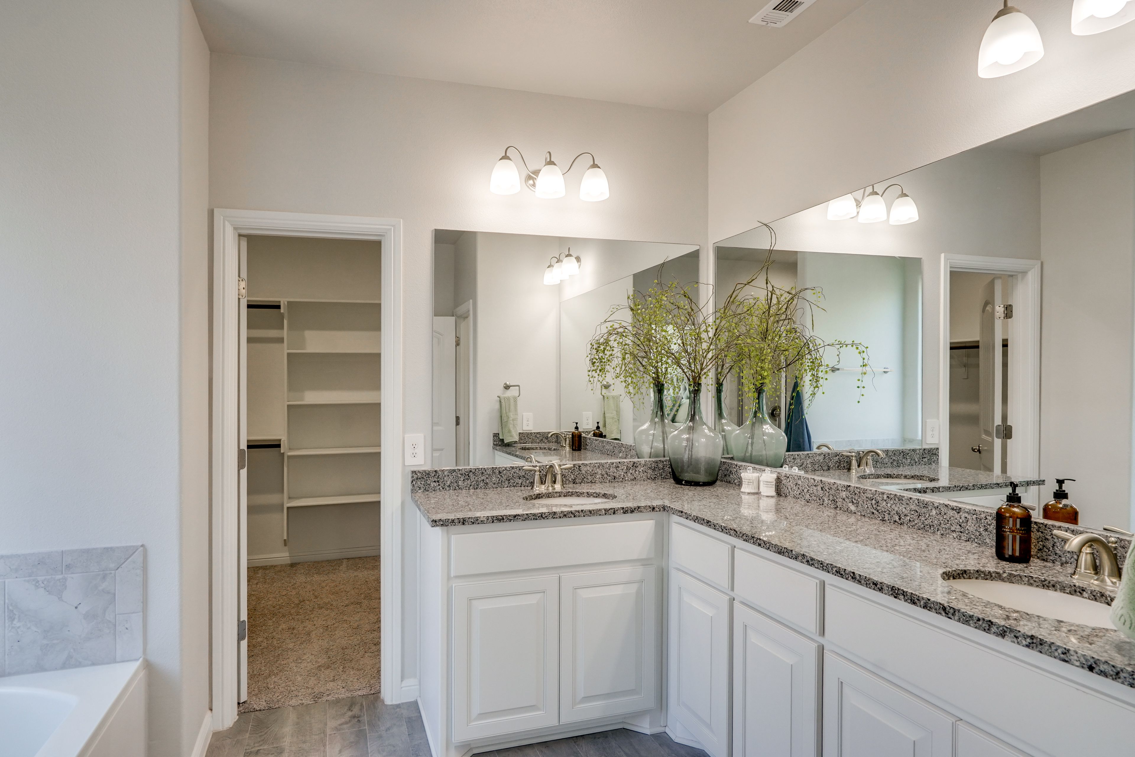 En-Suite Bathroom | Walk-In Closet | 1st Floor