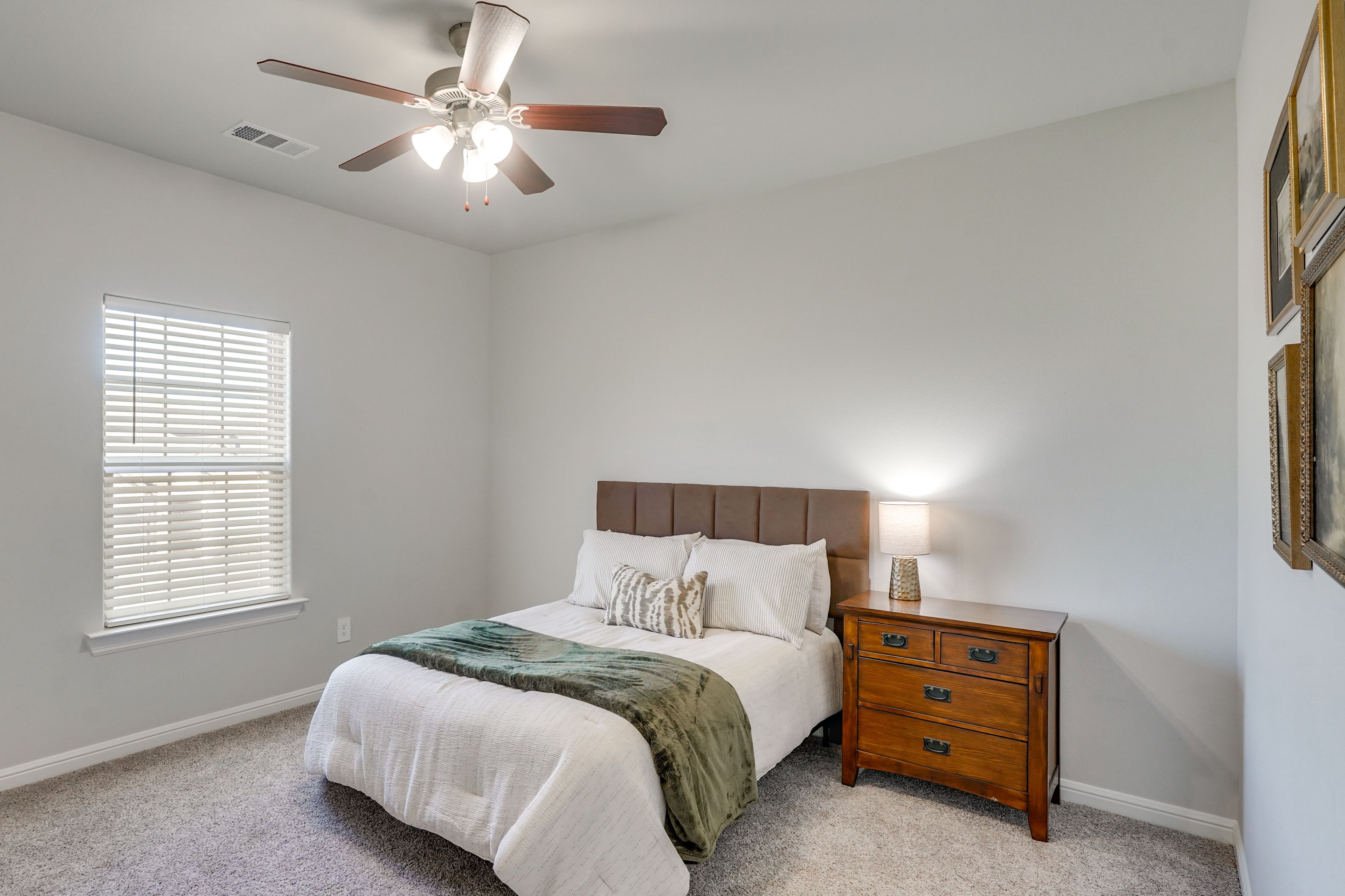 Bedroom 5 | Queen Bed | 2nd Floor