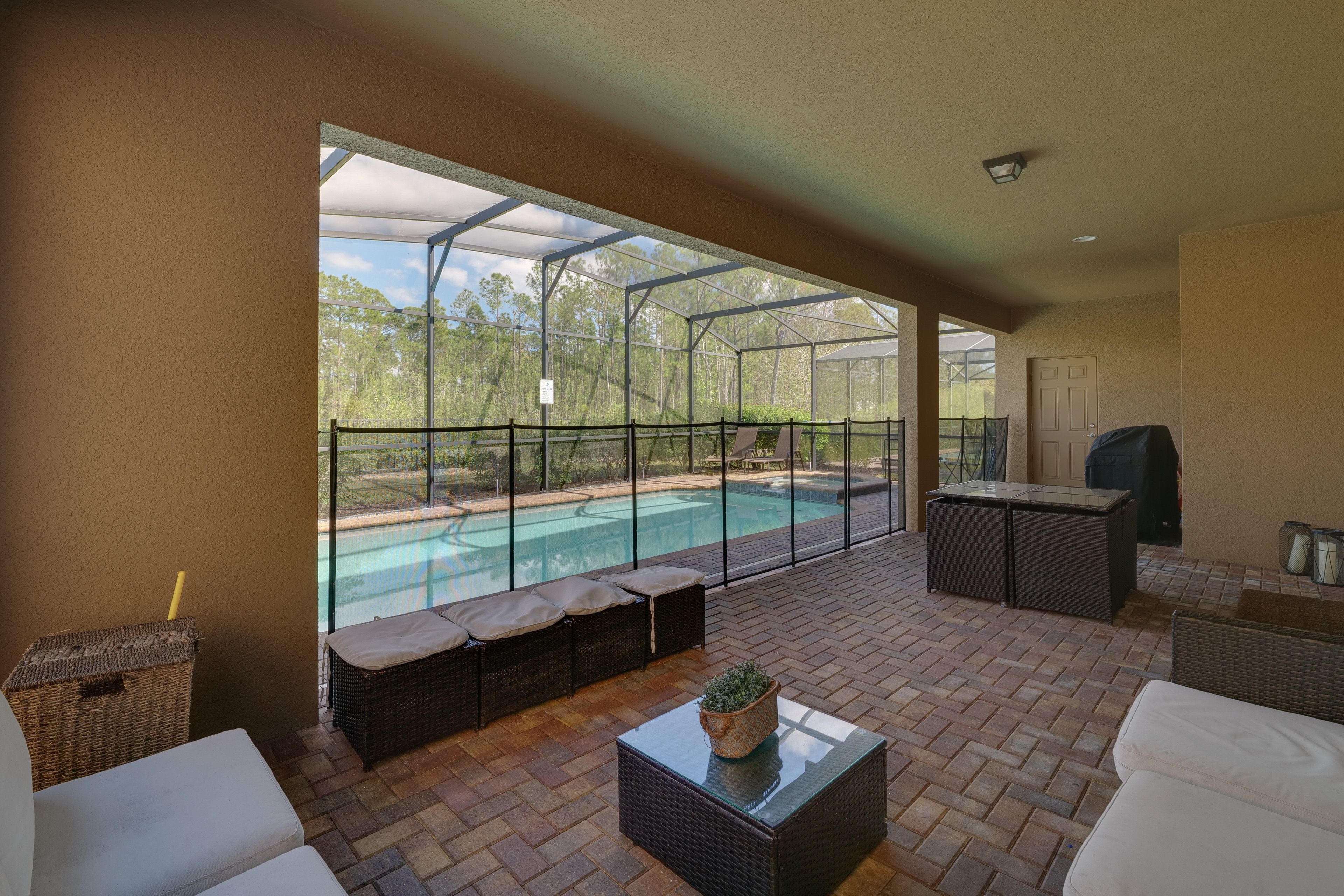 Screened Lanai | Gas Grill