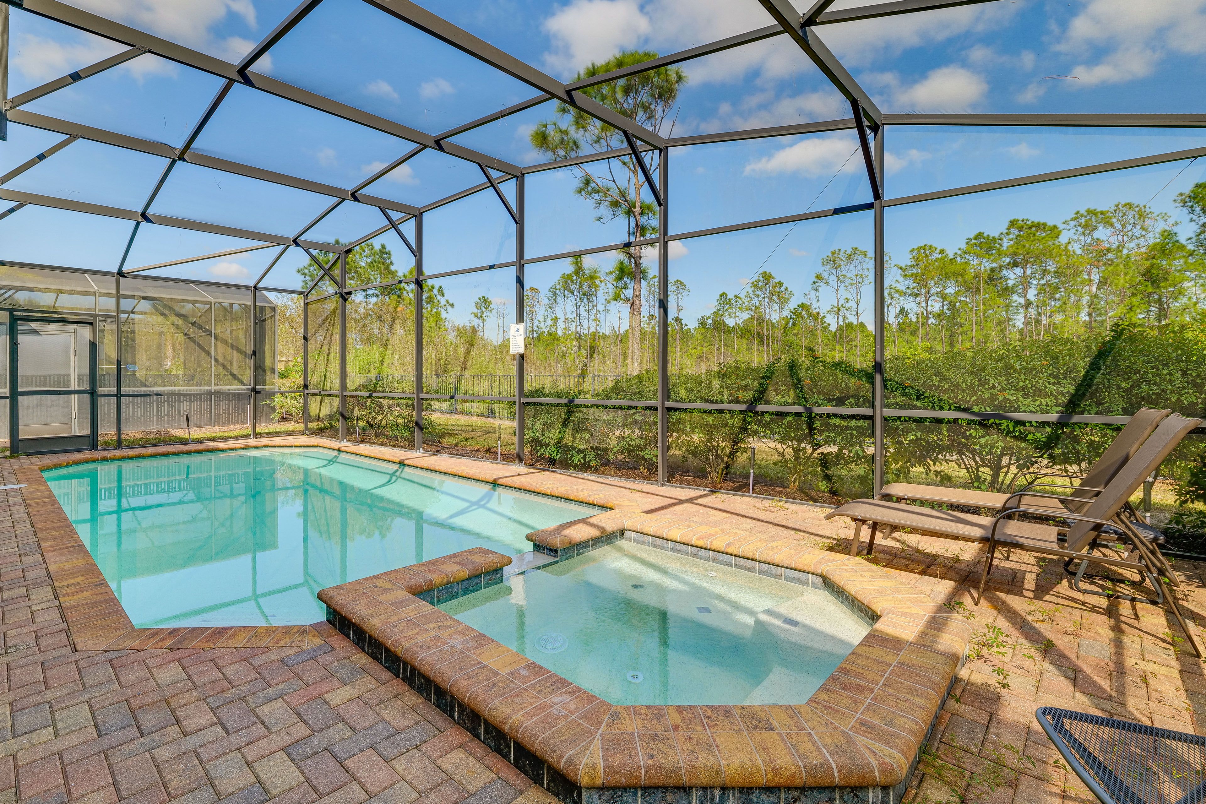 Kissimmee Vacation Rental | 8BR | 6BA | 1 Small Step Required | 4,041 Sq Ft